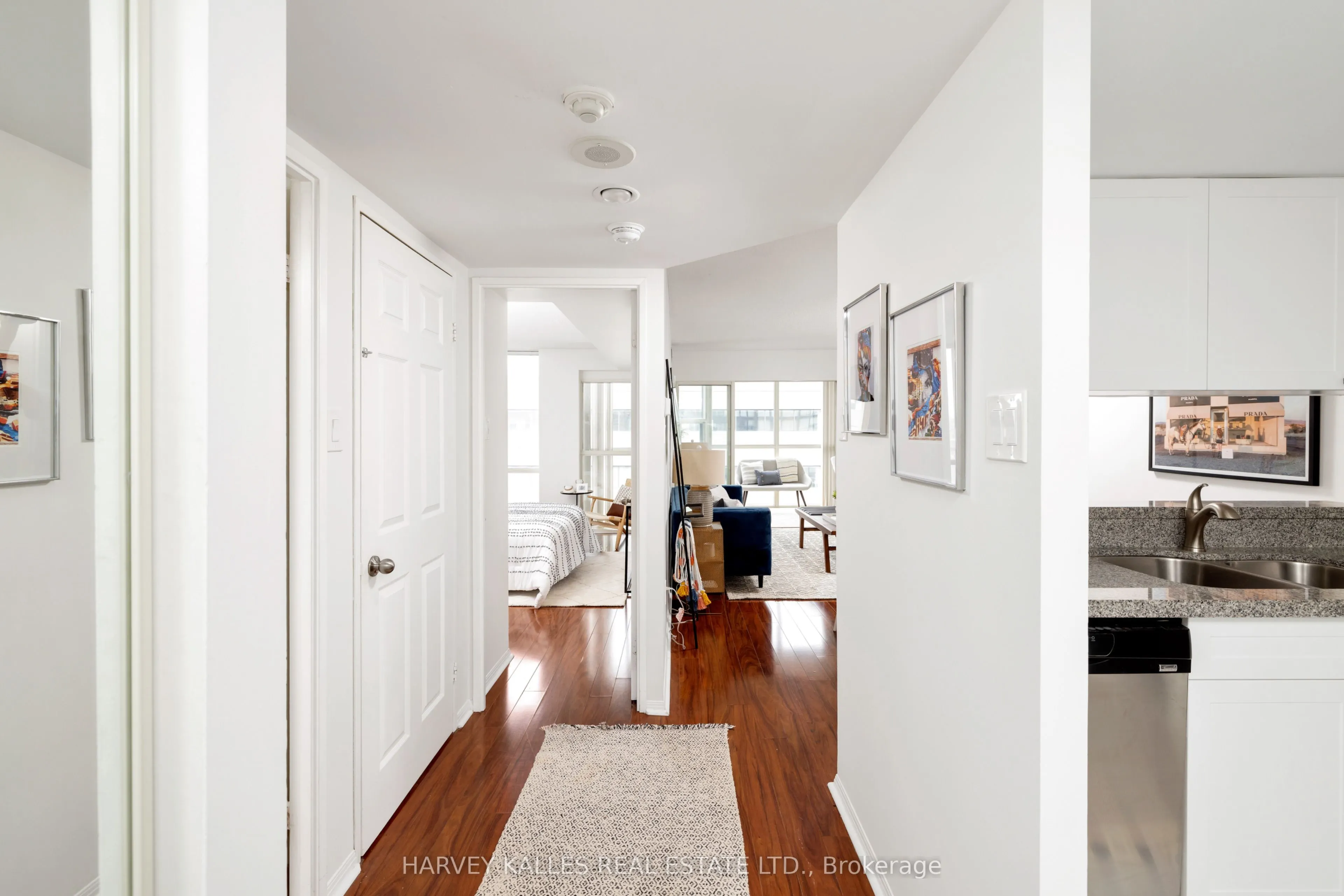 705 King Street W #1414