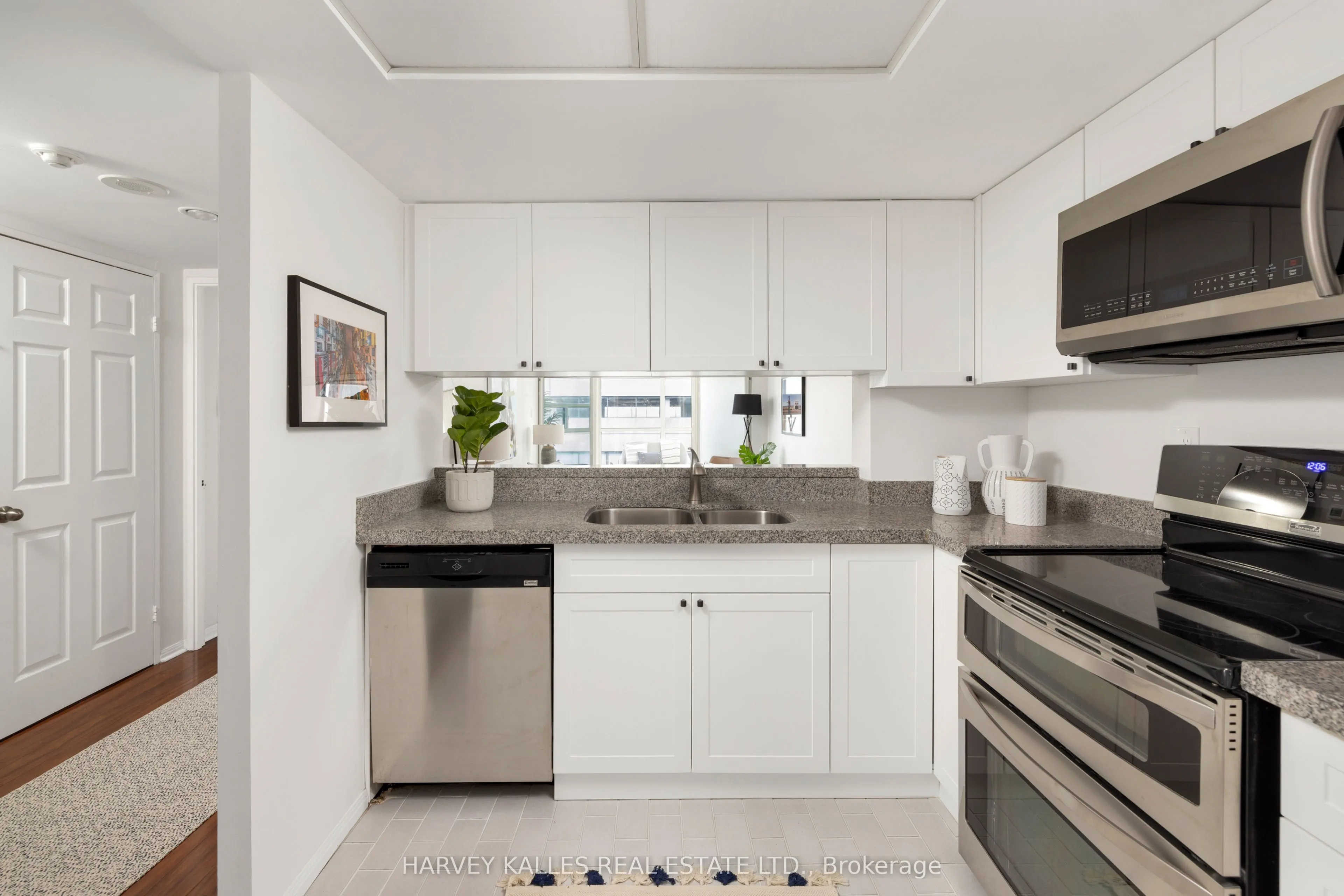 705 King Street W #1414