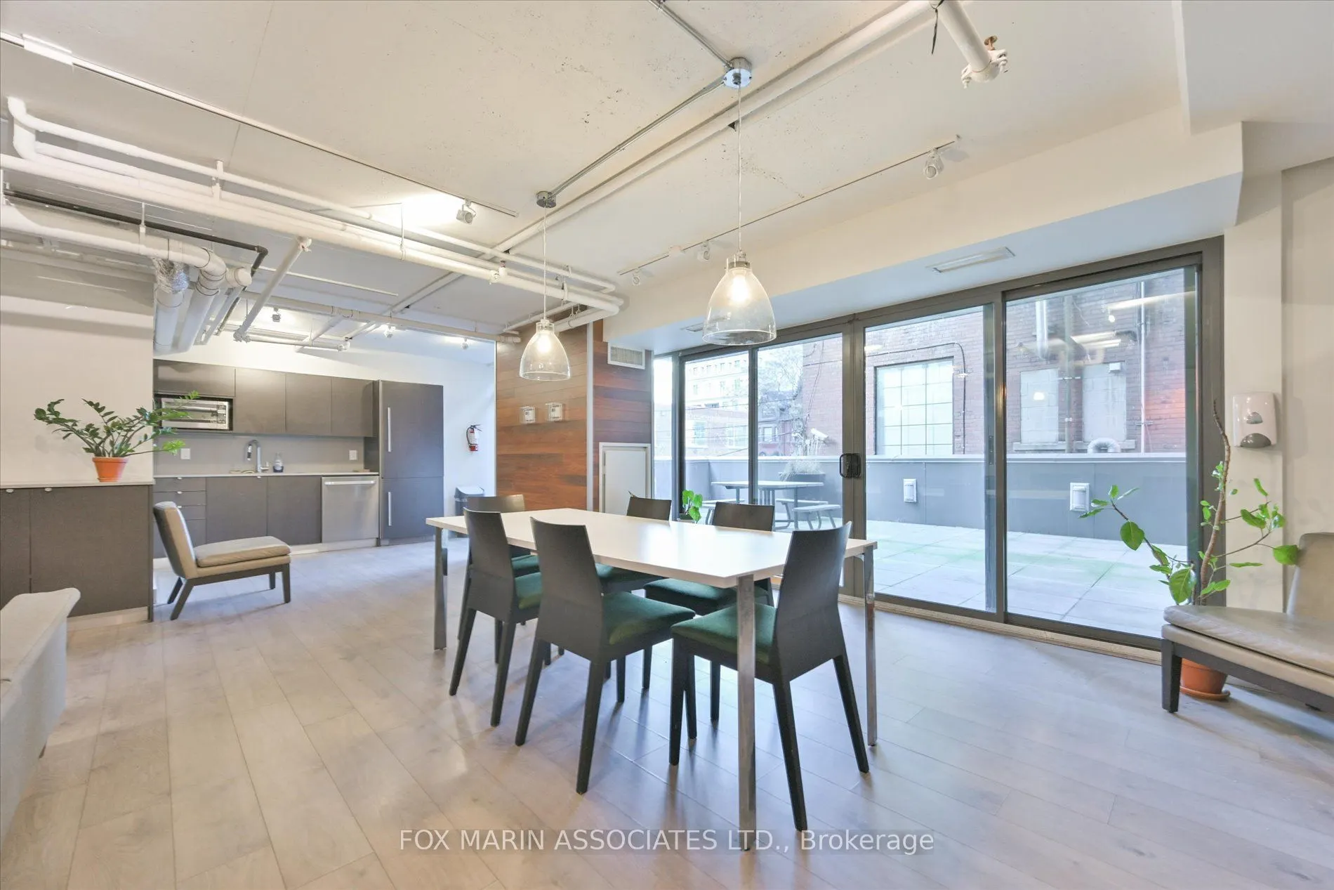 32 Camden Street #301
