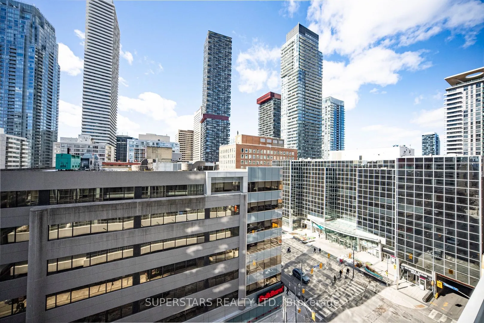 89 Dunfield Avenue #801
