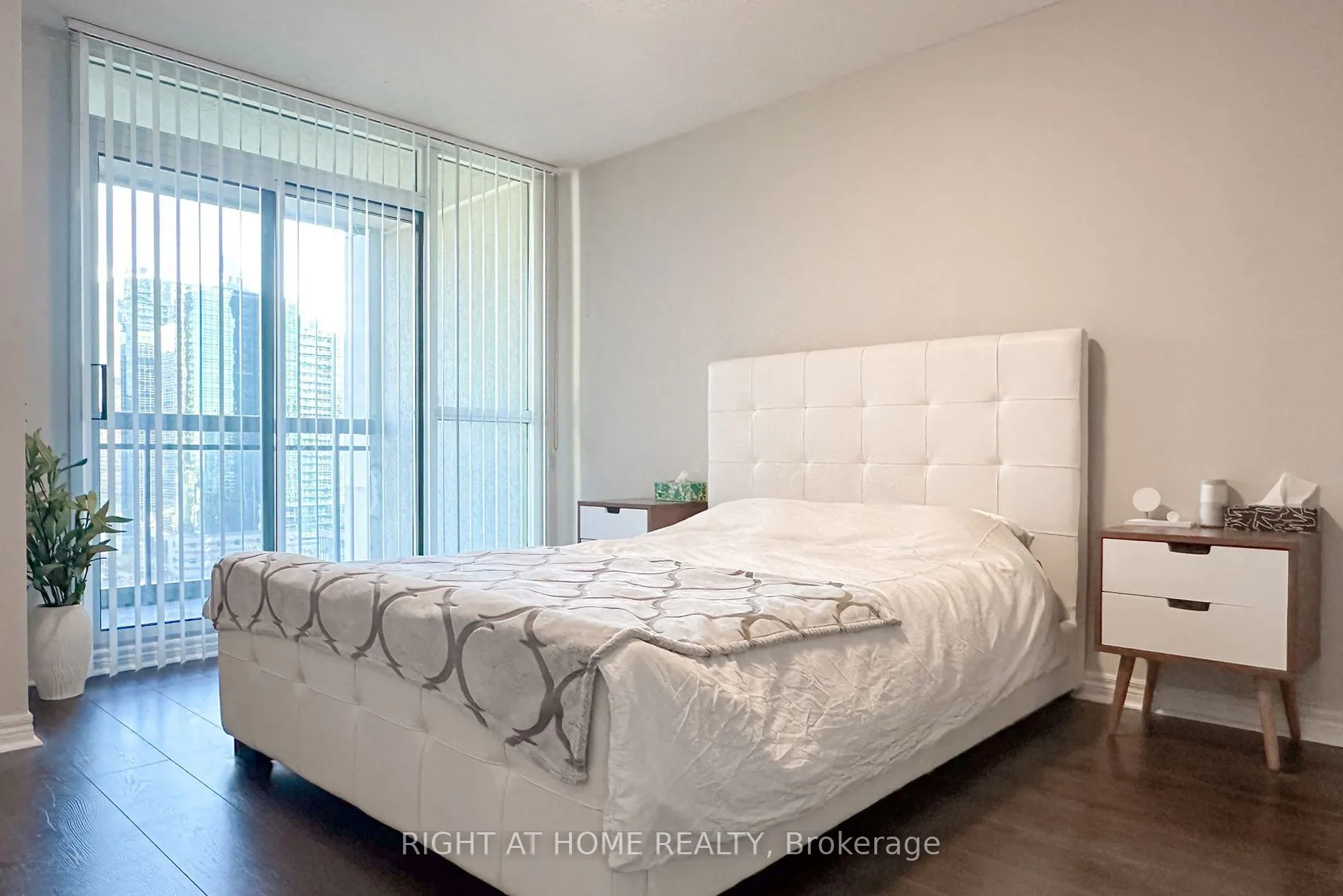 18 Parkview Avenue #1507