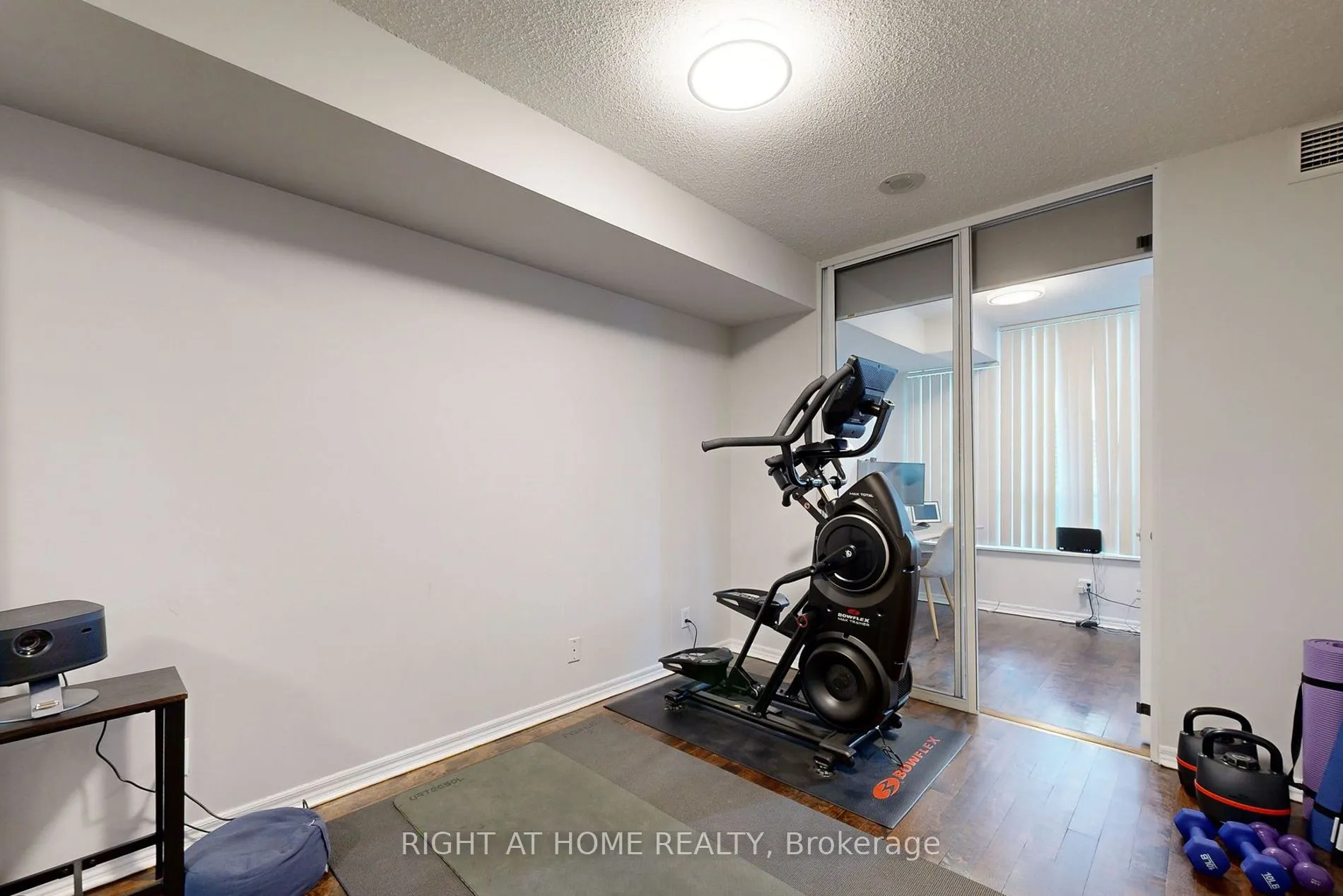 18 Parkview Avenue #1507