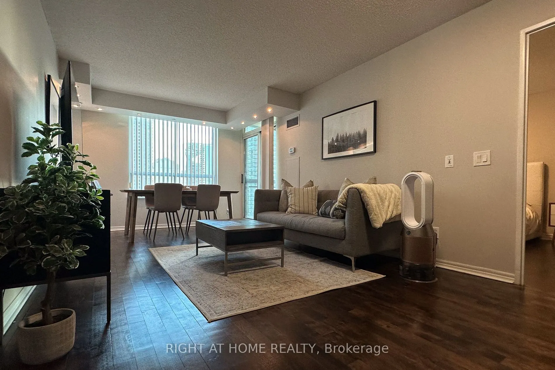 18 Parkview Avenue #1507