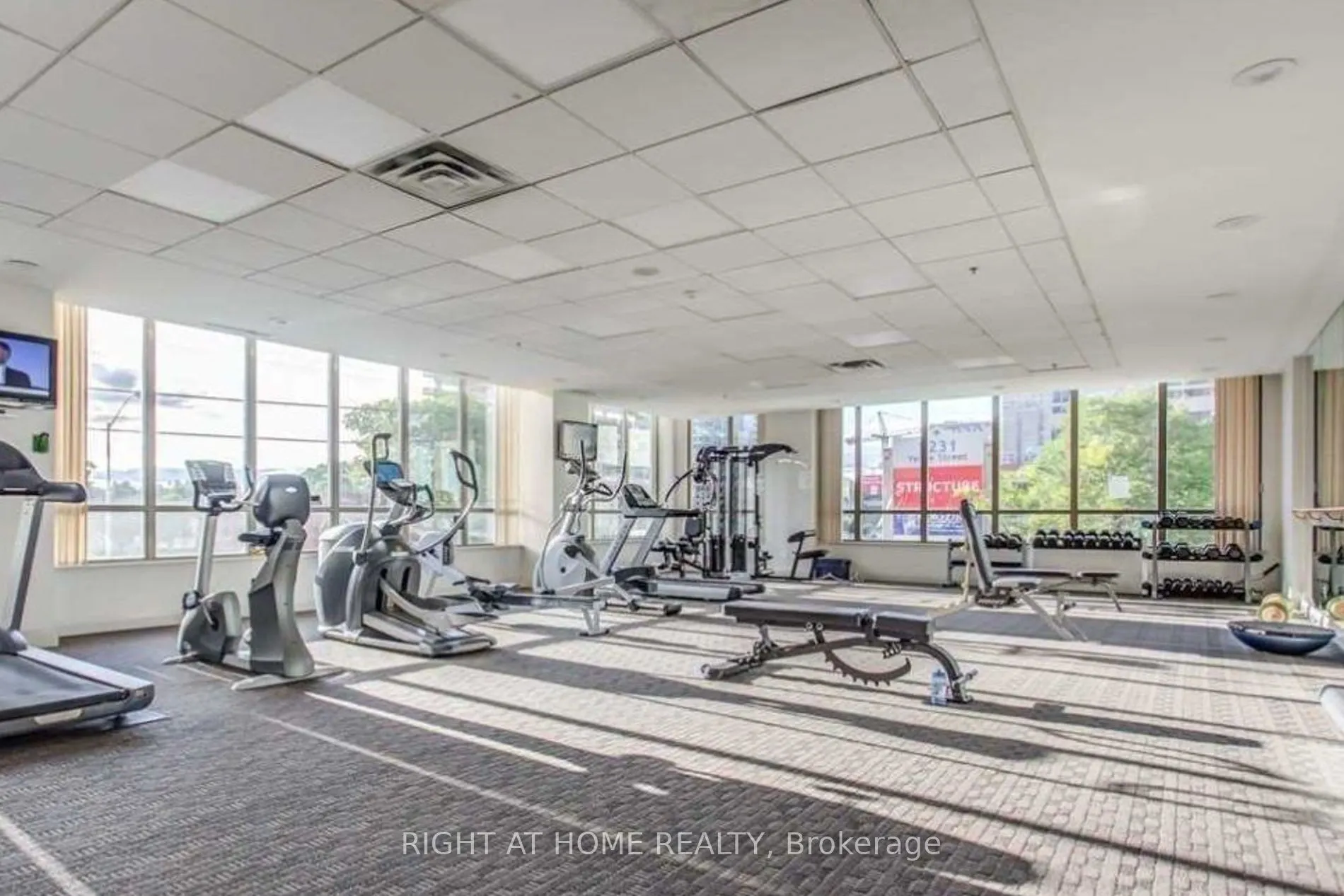 18 Parkview Avenue #1507