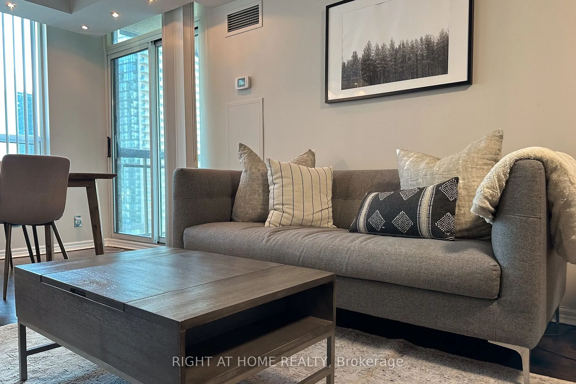 18 Parkview Avenue #1507