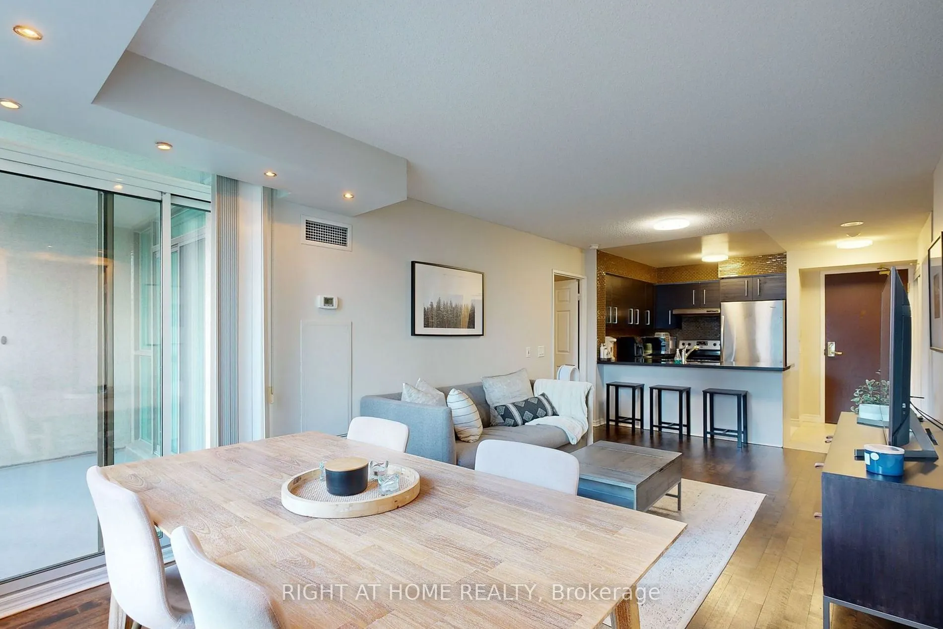 18 Parkview Avenue #1507