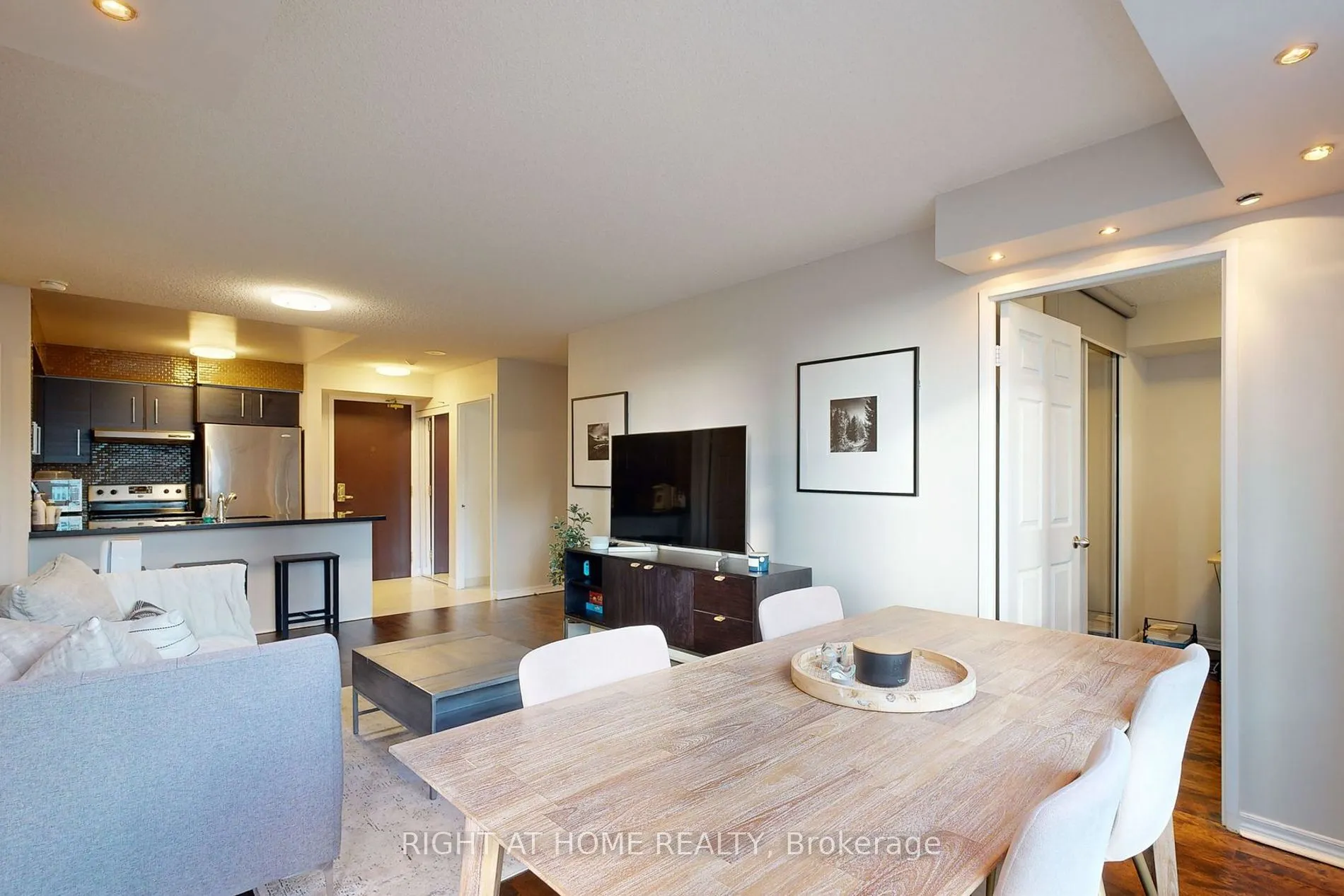 18 Parkview Avenue #1507