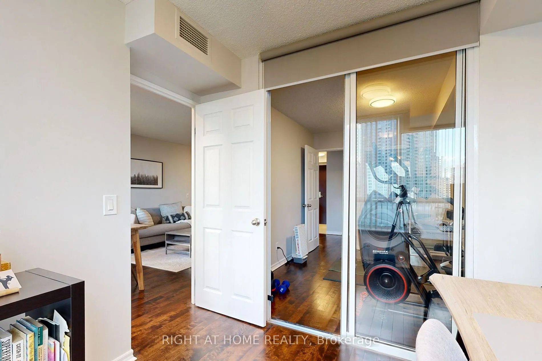 18 Parkview Avenue #1507