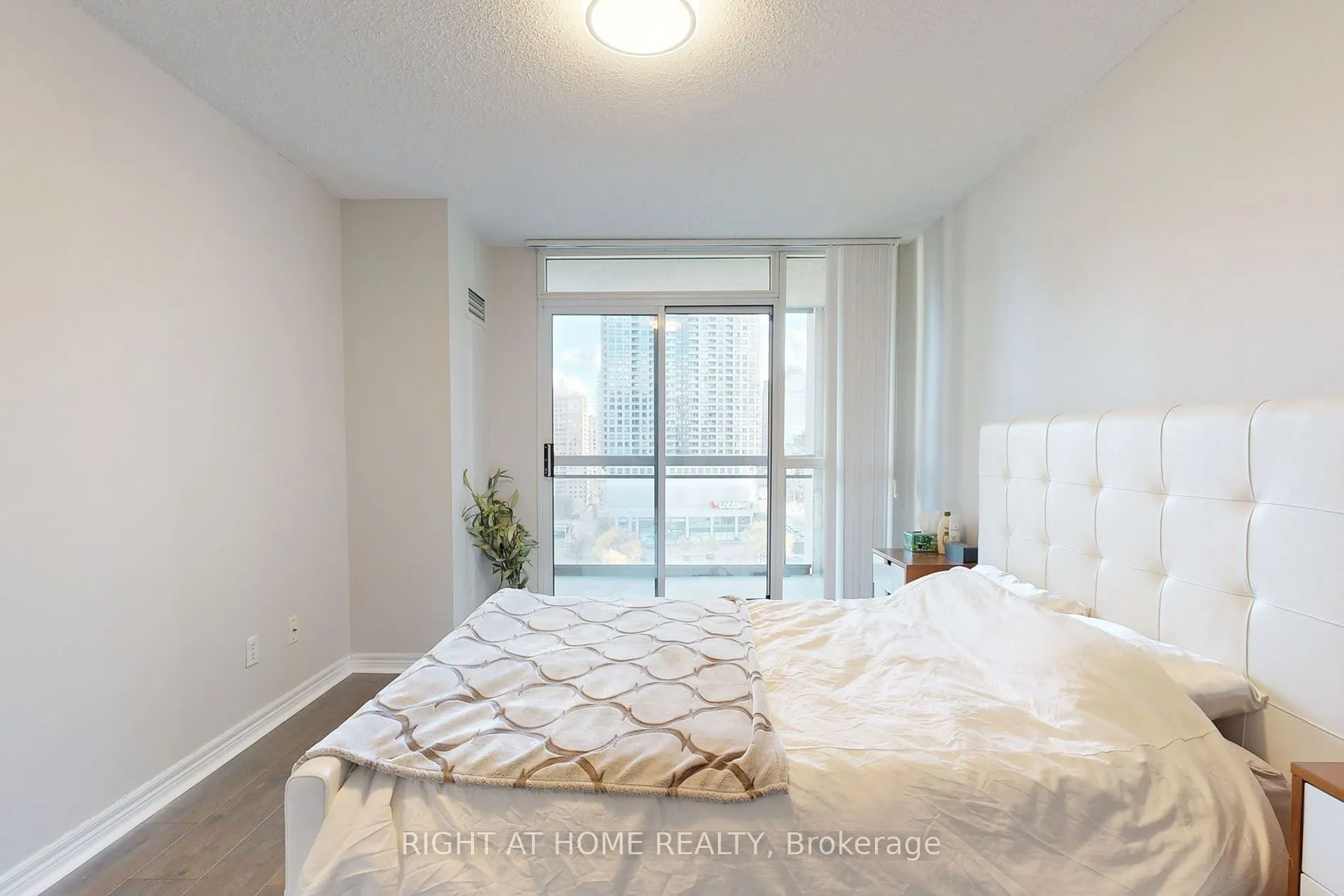 18 Parkview Avenue #1507