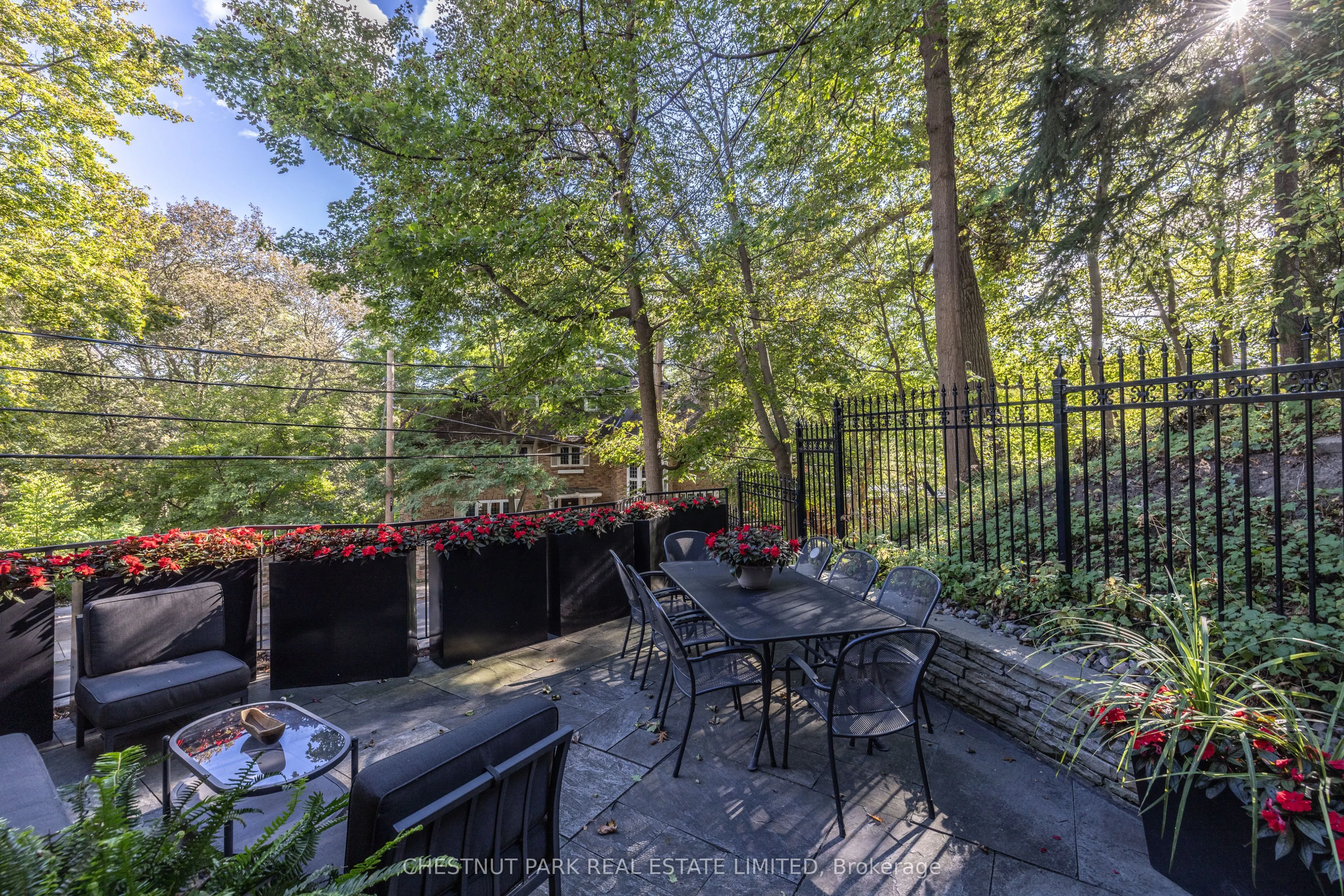 94 Roxborough Drive
