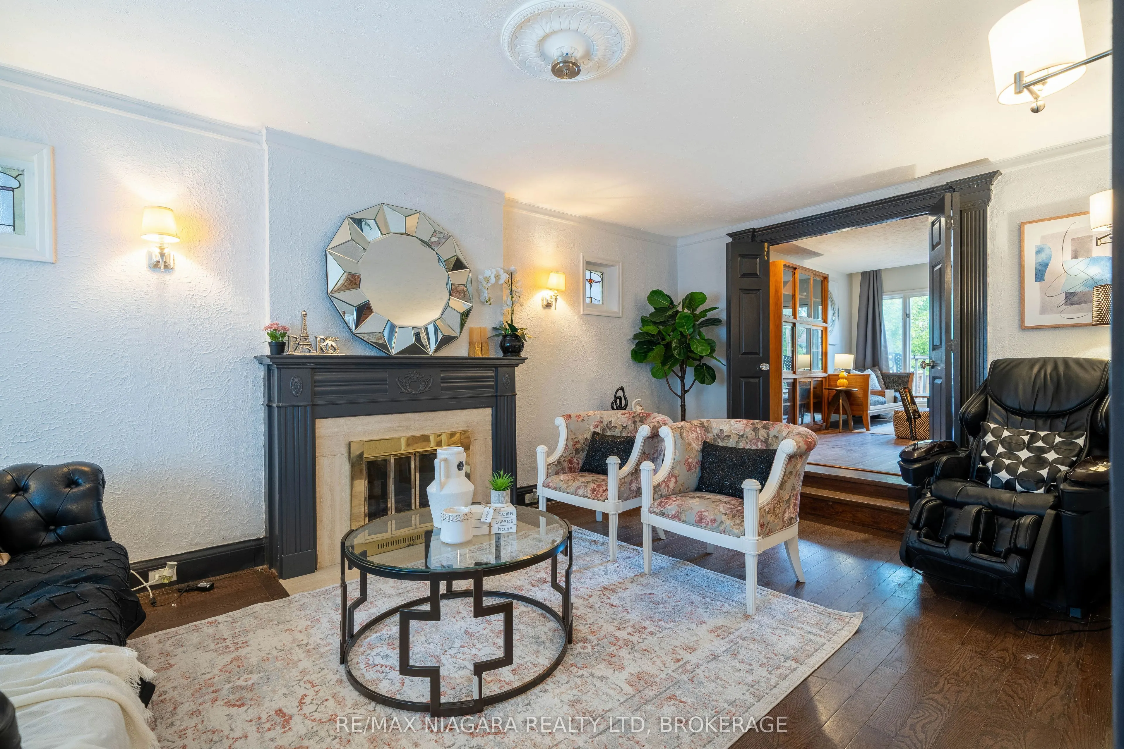 38 Yonge Boulevard