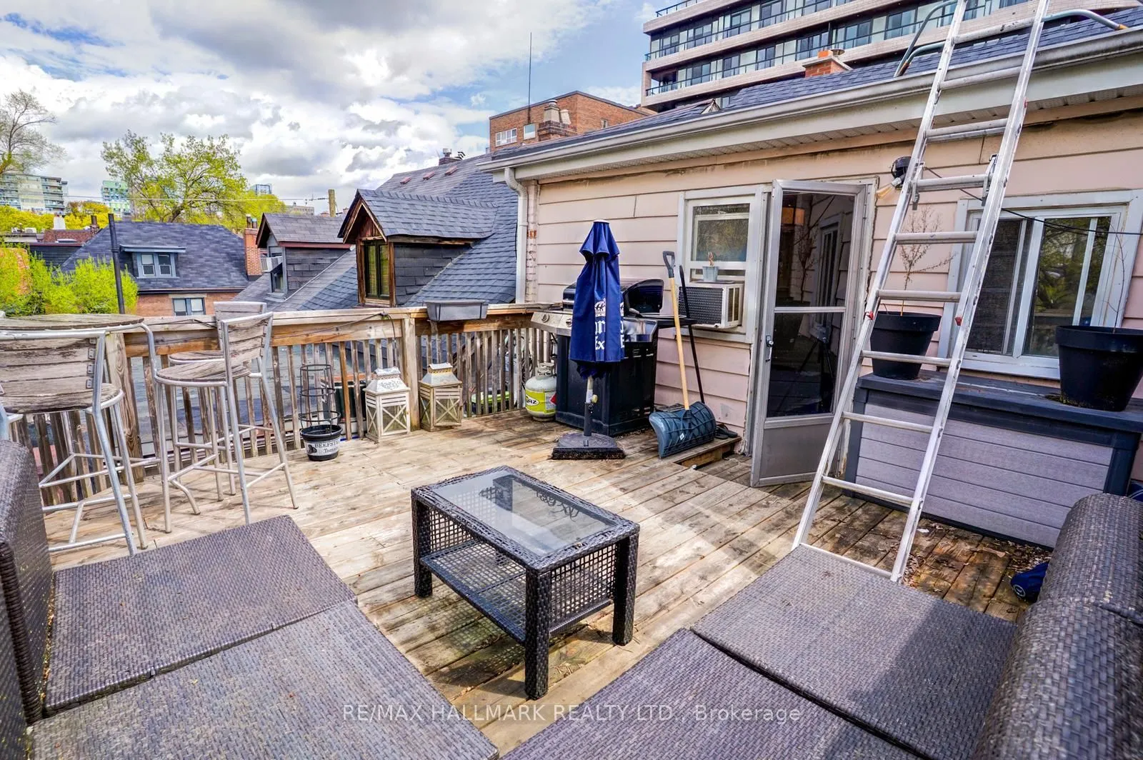282 Avenue Road