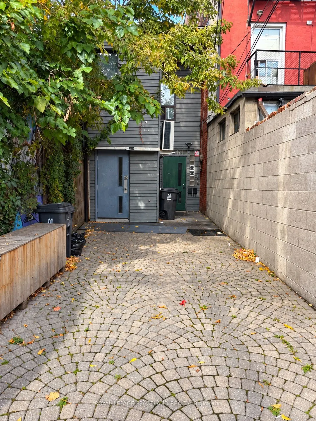 673 Queen Street W