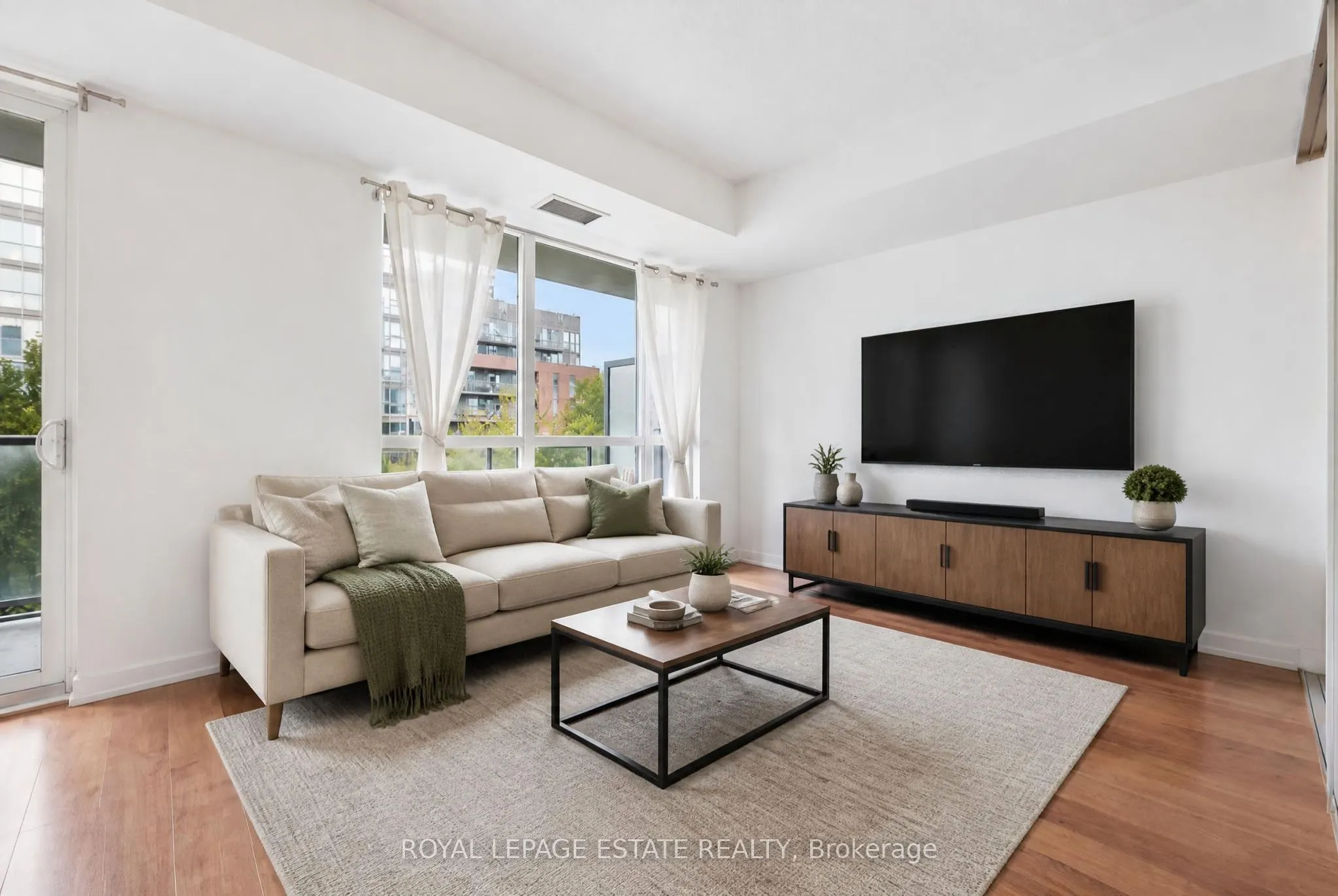 1 Cole Street #504