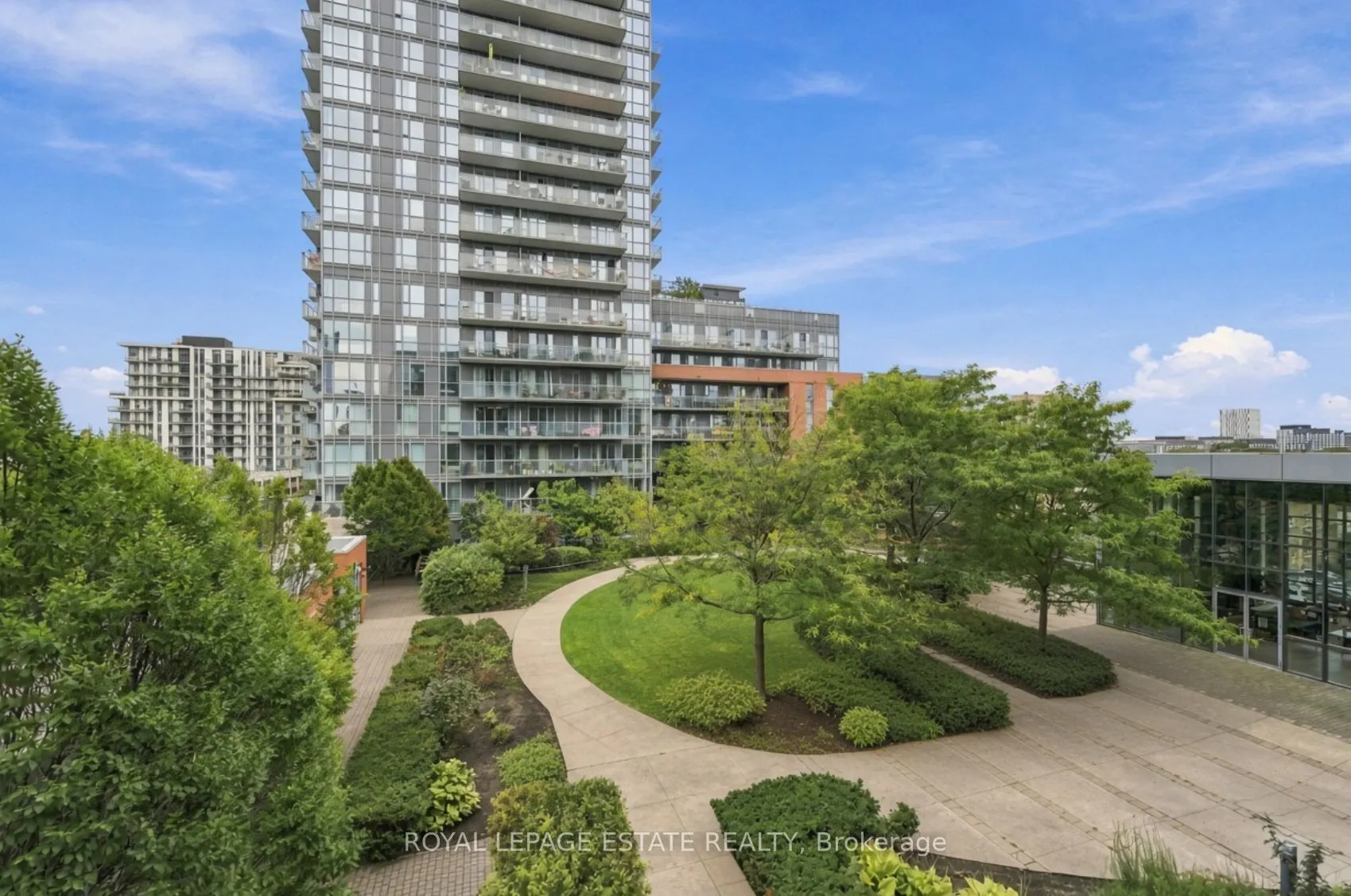 1 Cole Street #504