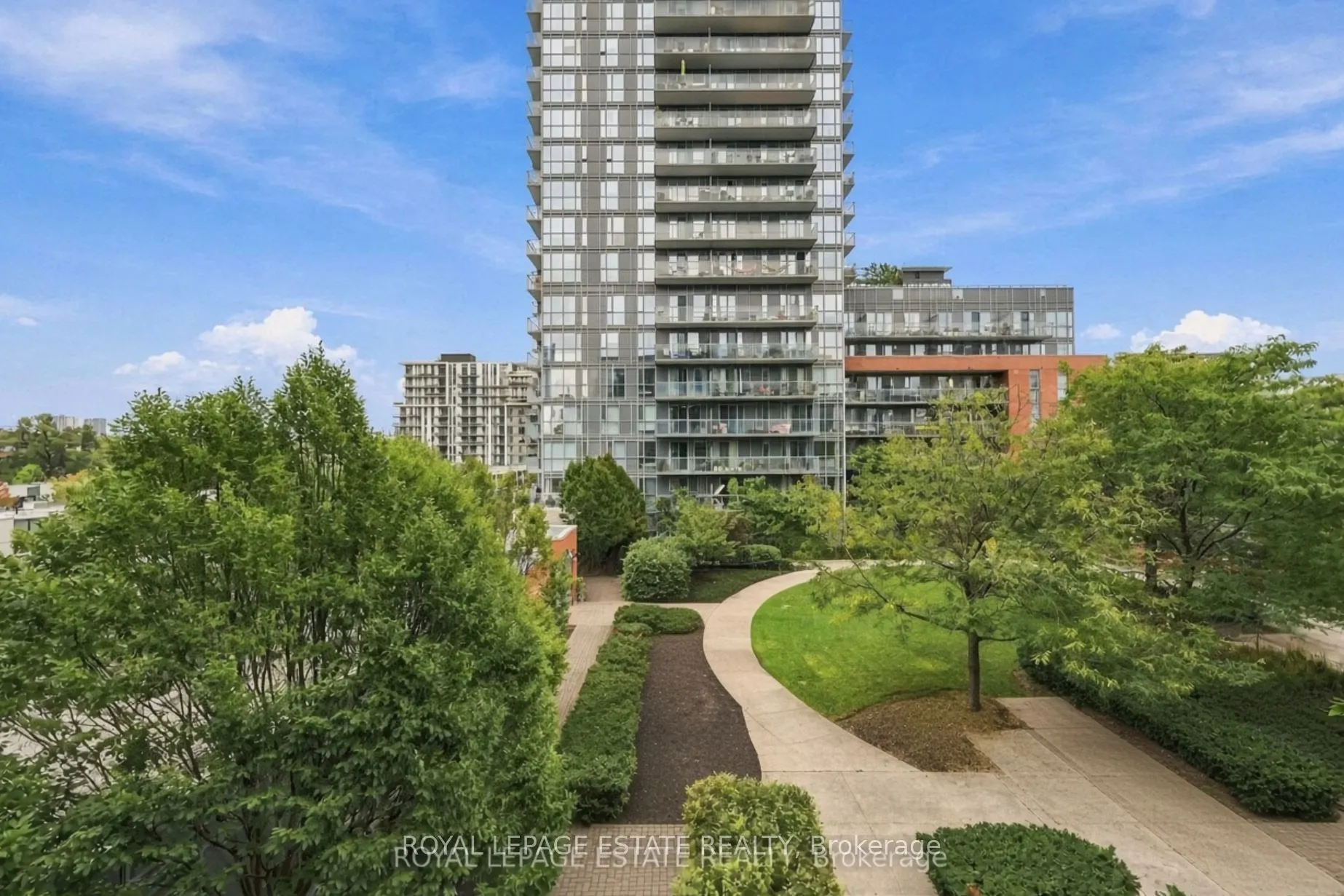 1 Cole Street #504