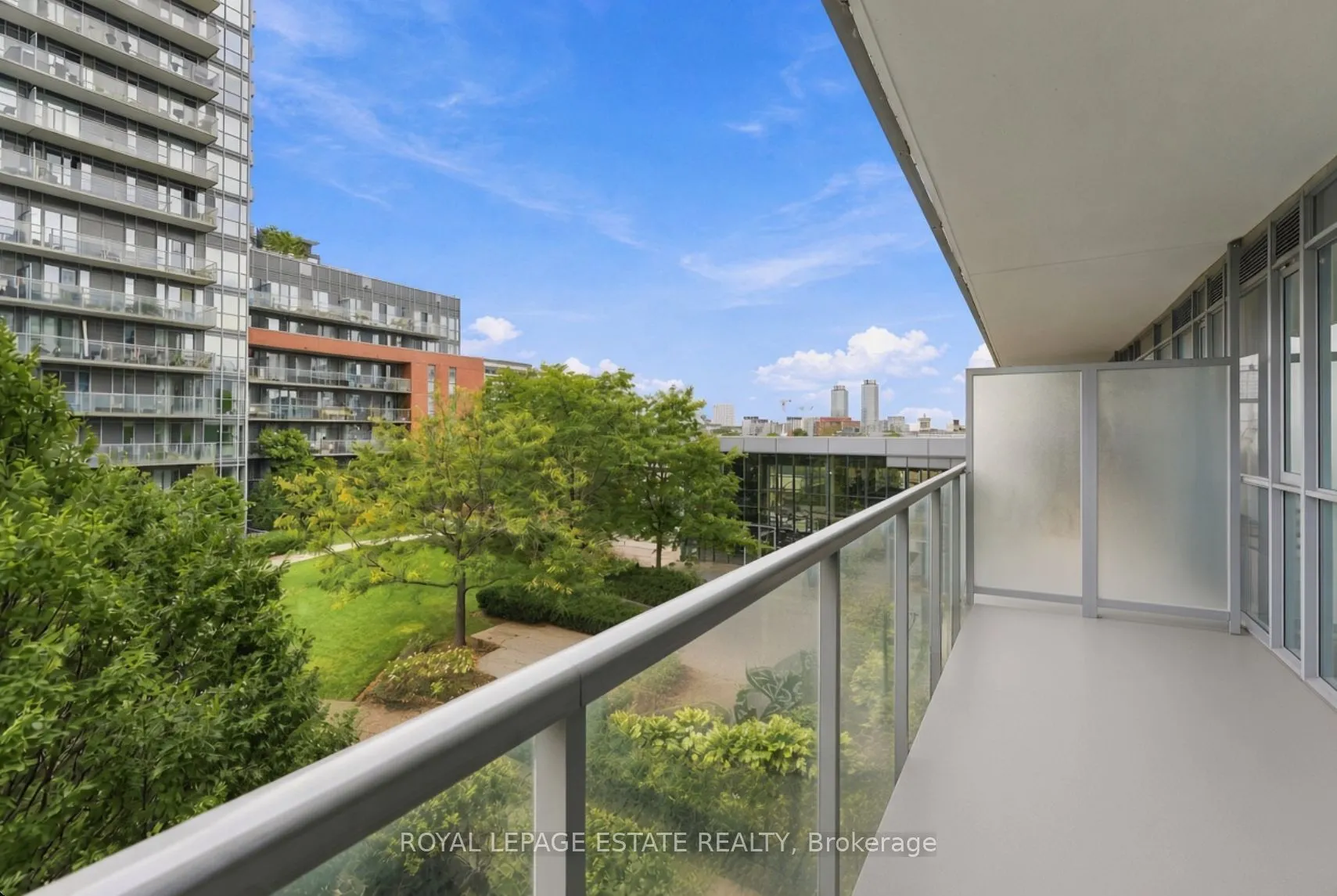 1 Cole Street #504