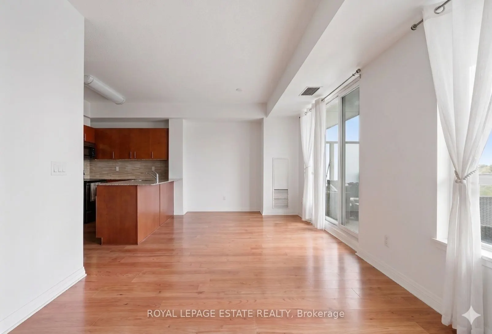 1 Cole Street #504