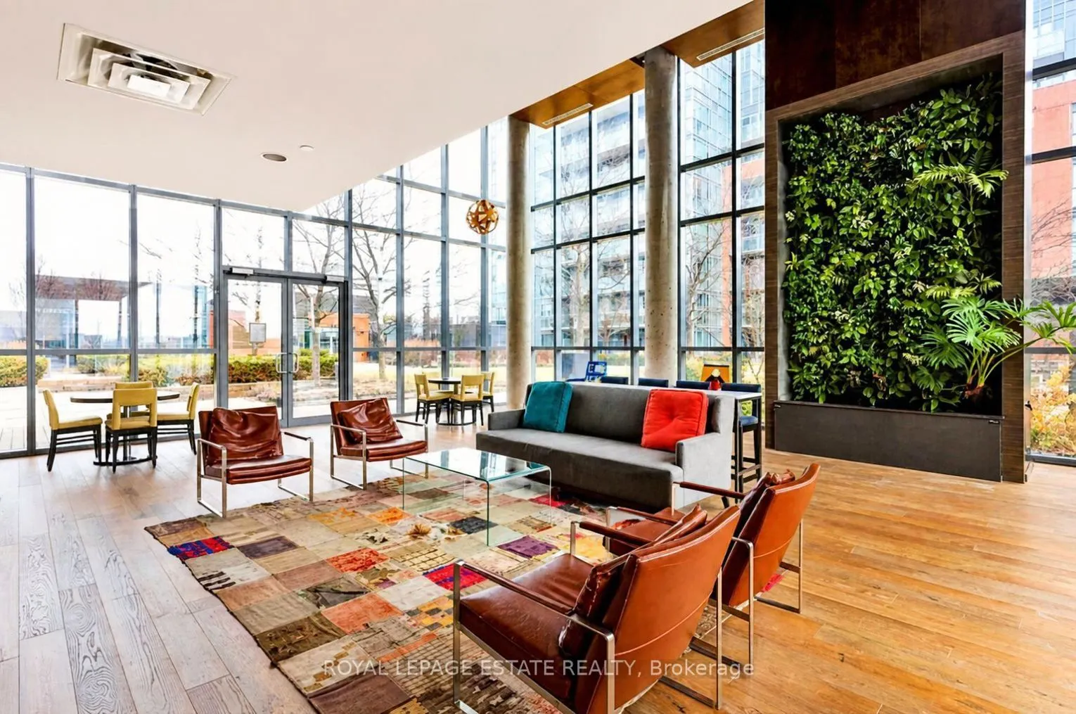 1 Cole Street #504