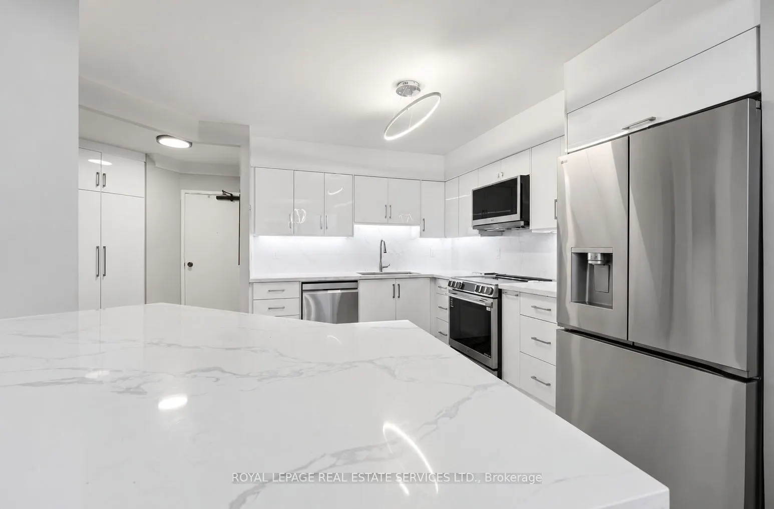 75 Graydon Hall Drive #1502