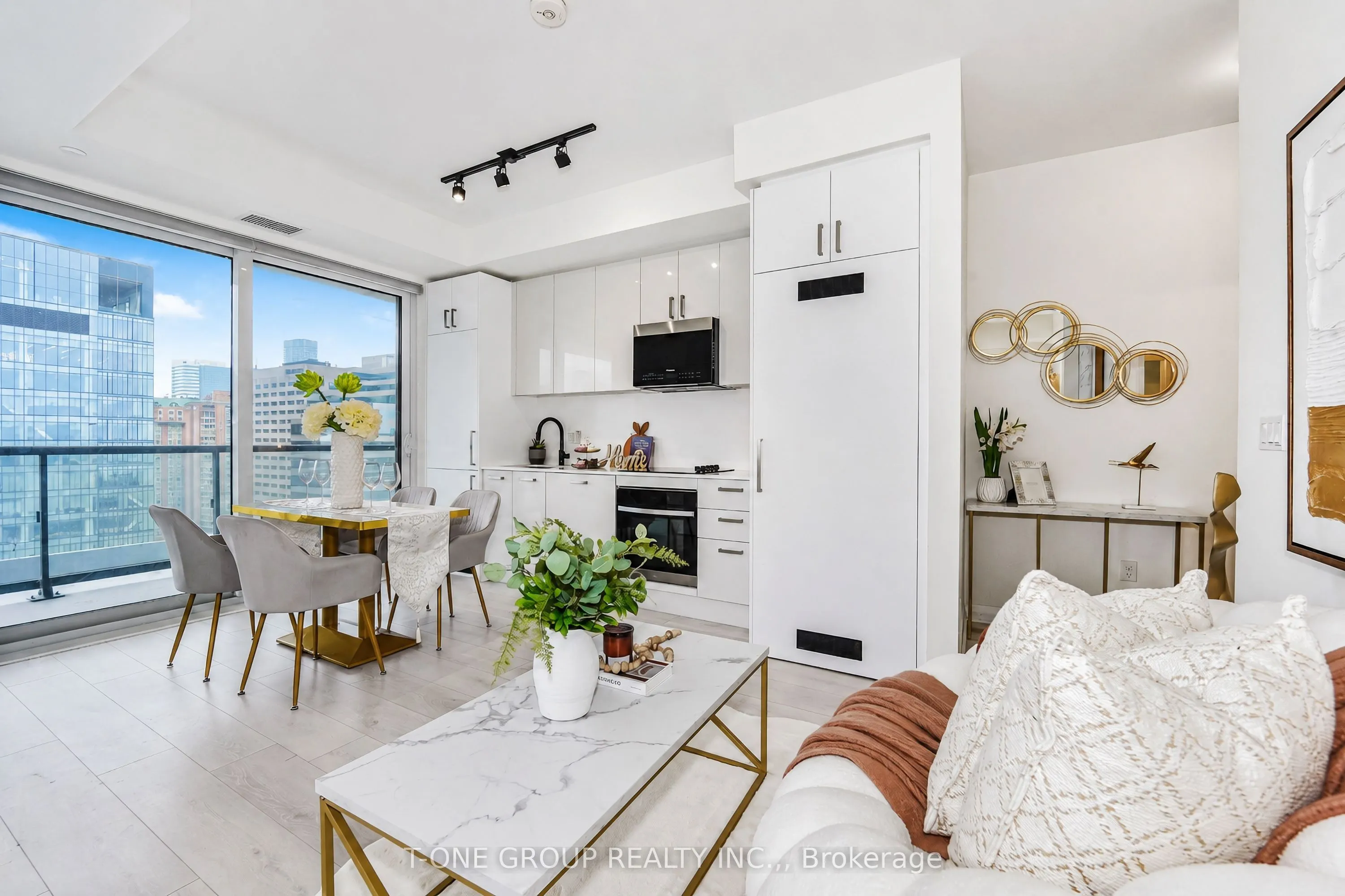 280 Dundas Street W #1803