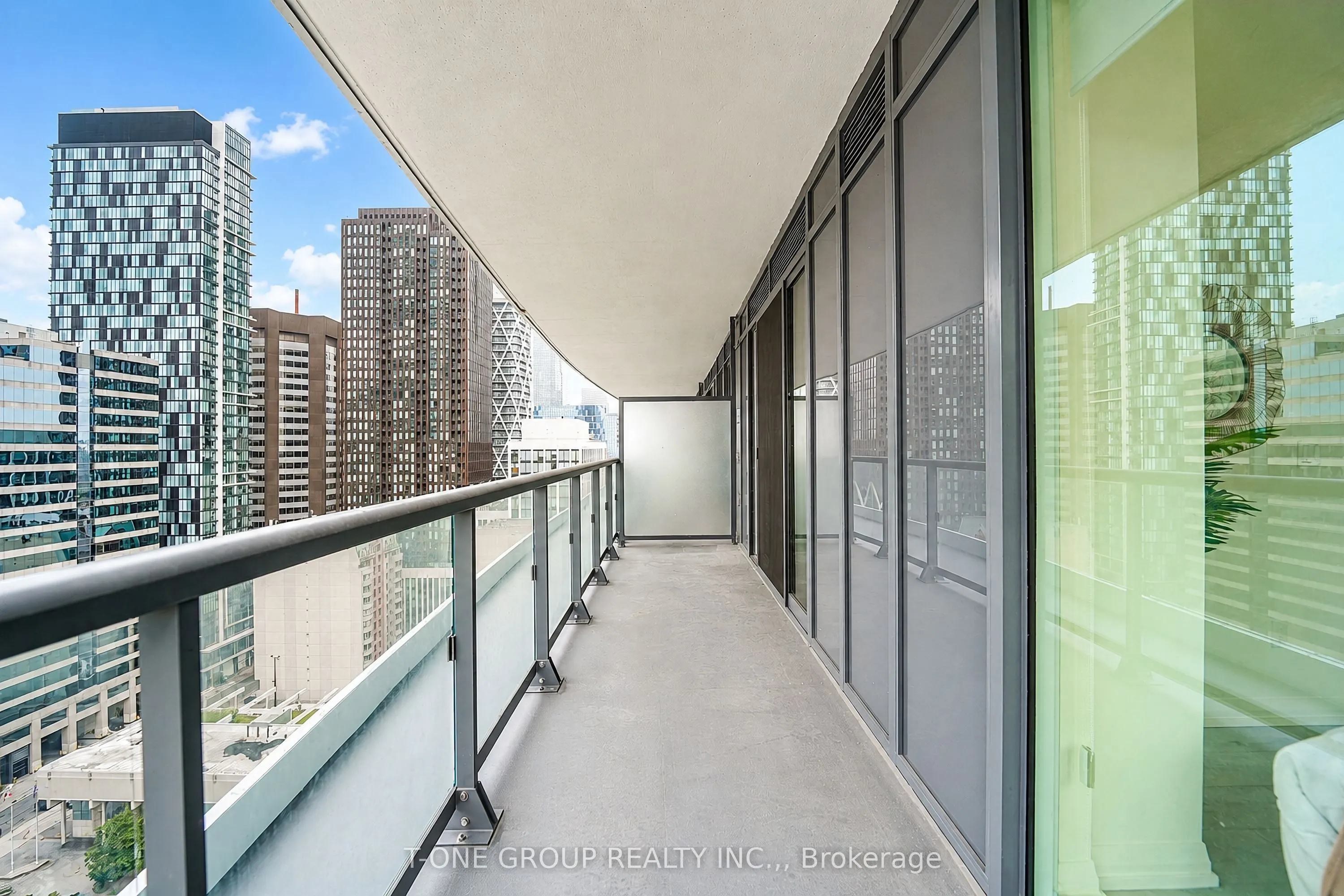 280 Dundas Street W #1803