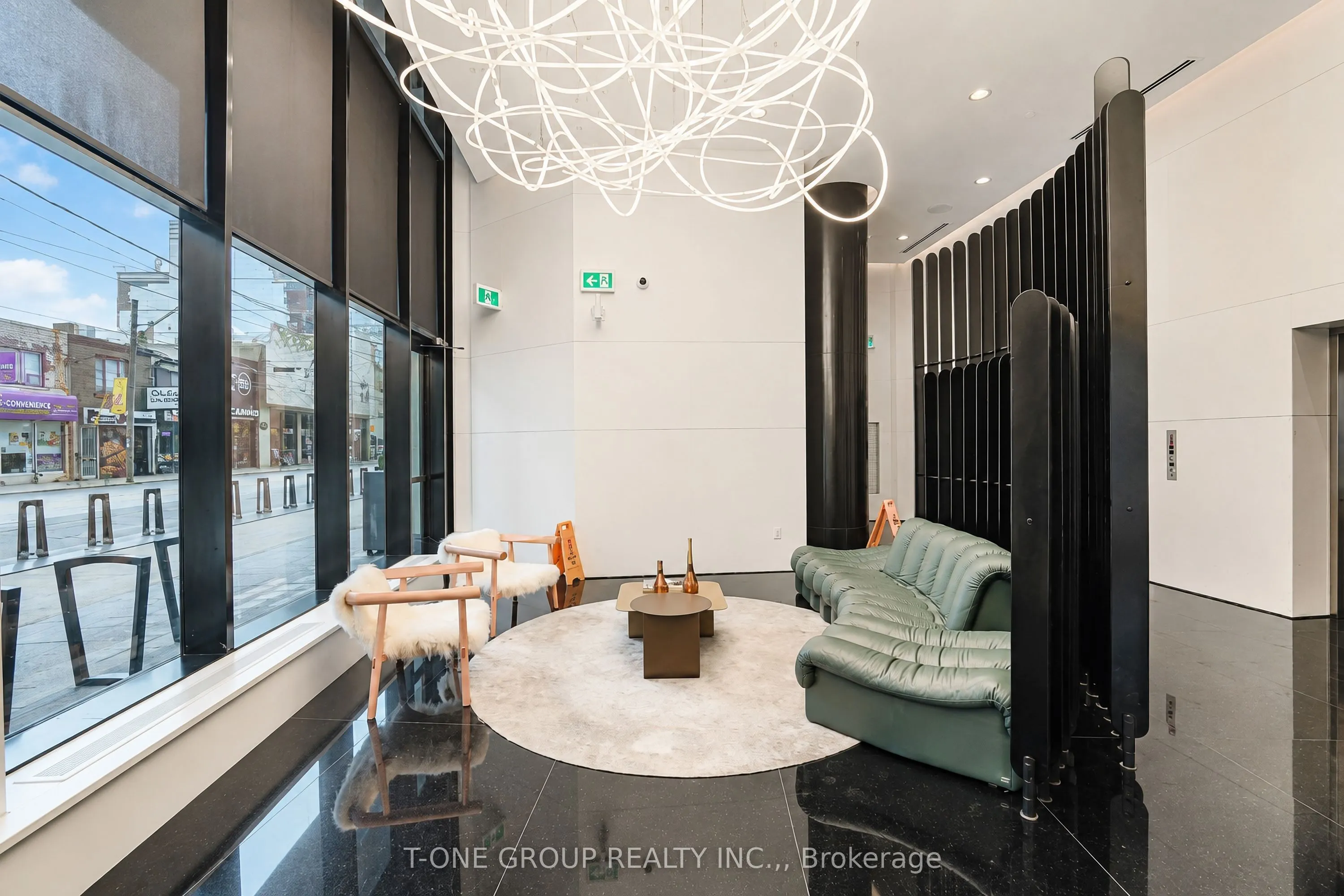 280 Dundas Street W #1803