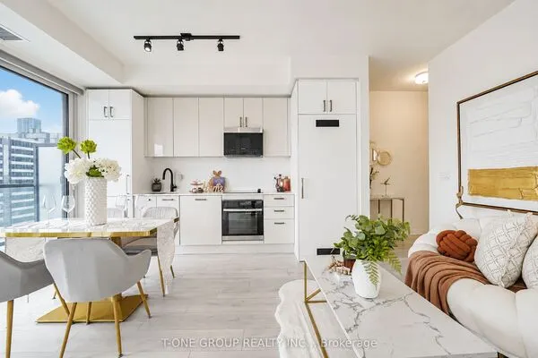 280 Dundas Street W