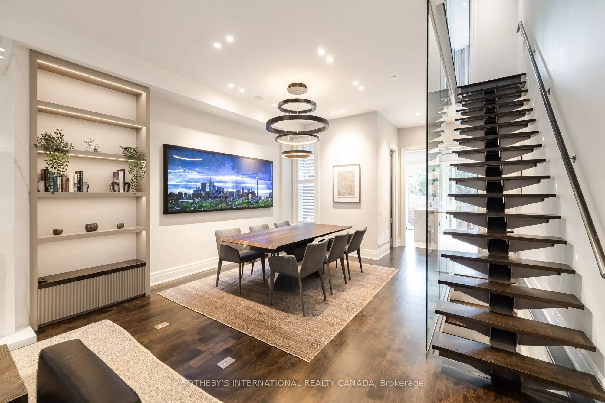 33 Tranby Avenue