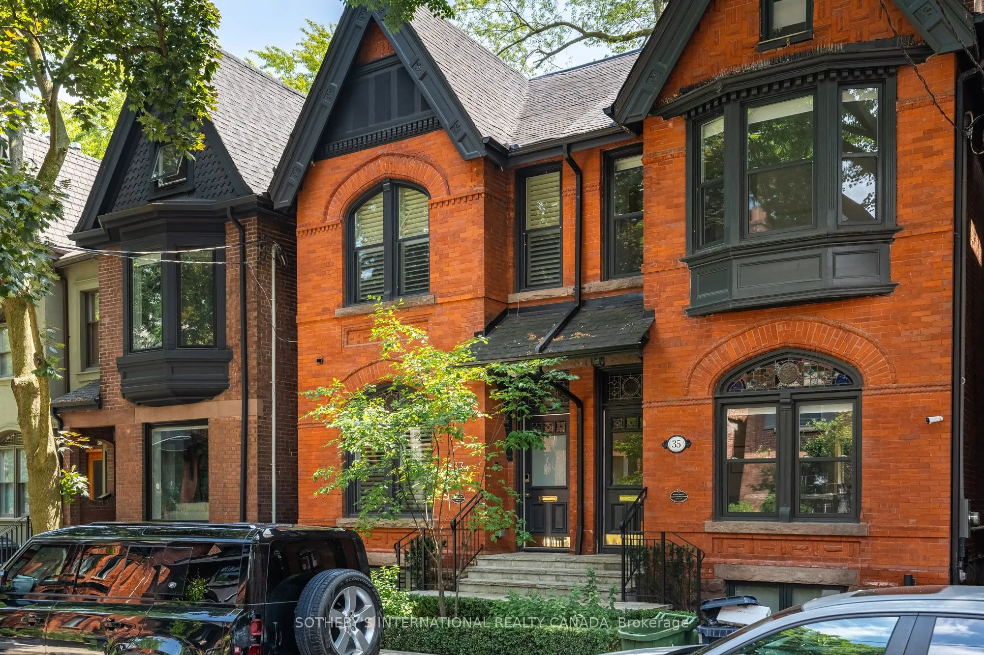 33 Tranby Avenue