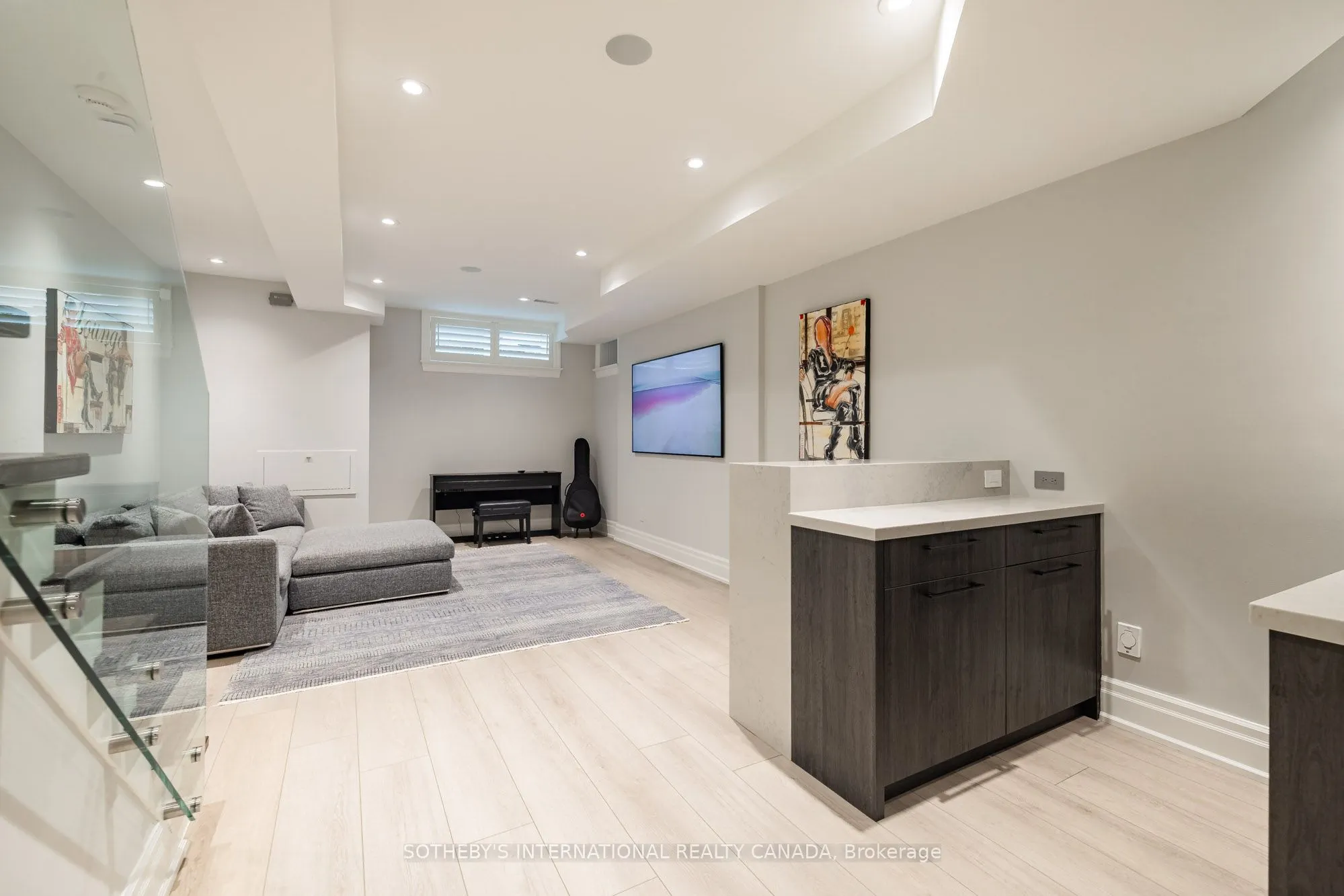 33 Tranby Avenue
