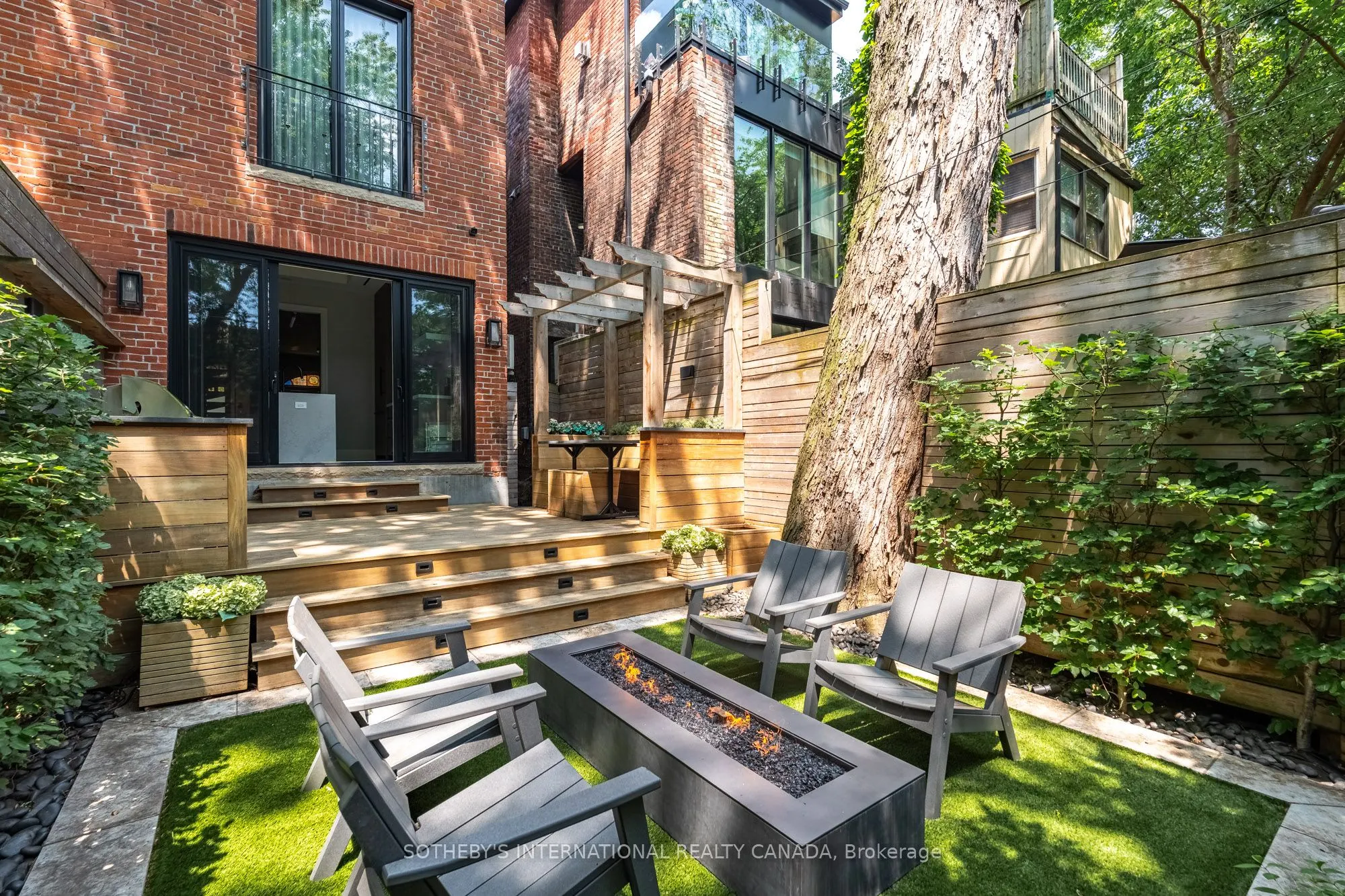 33 Tranby Avenue