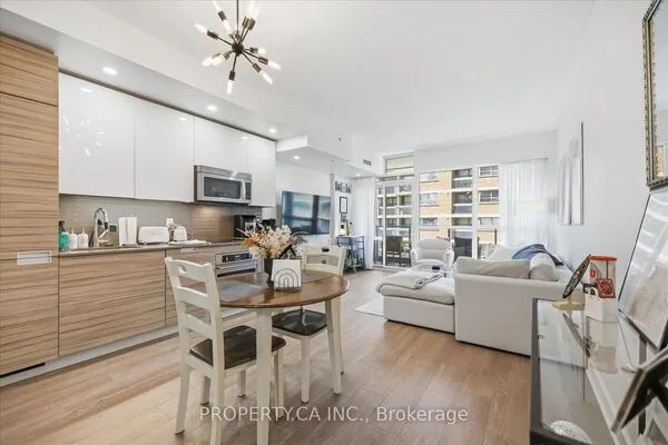 210 Simcoe Street