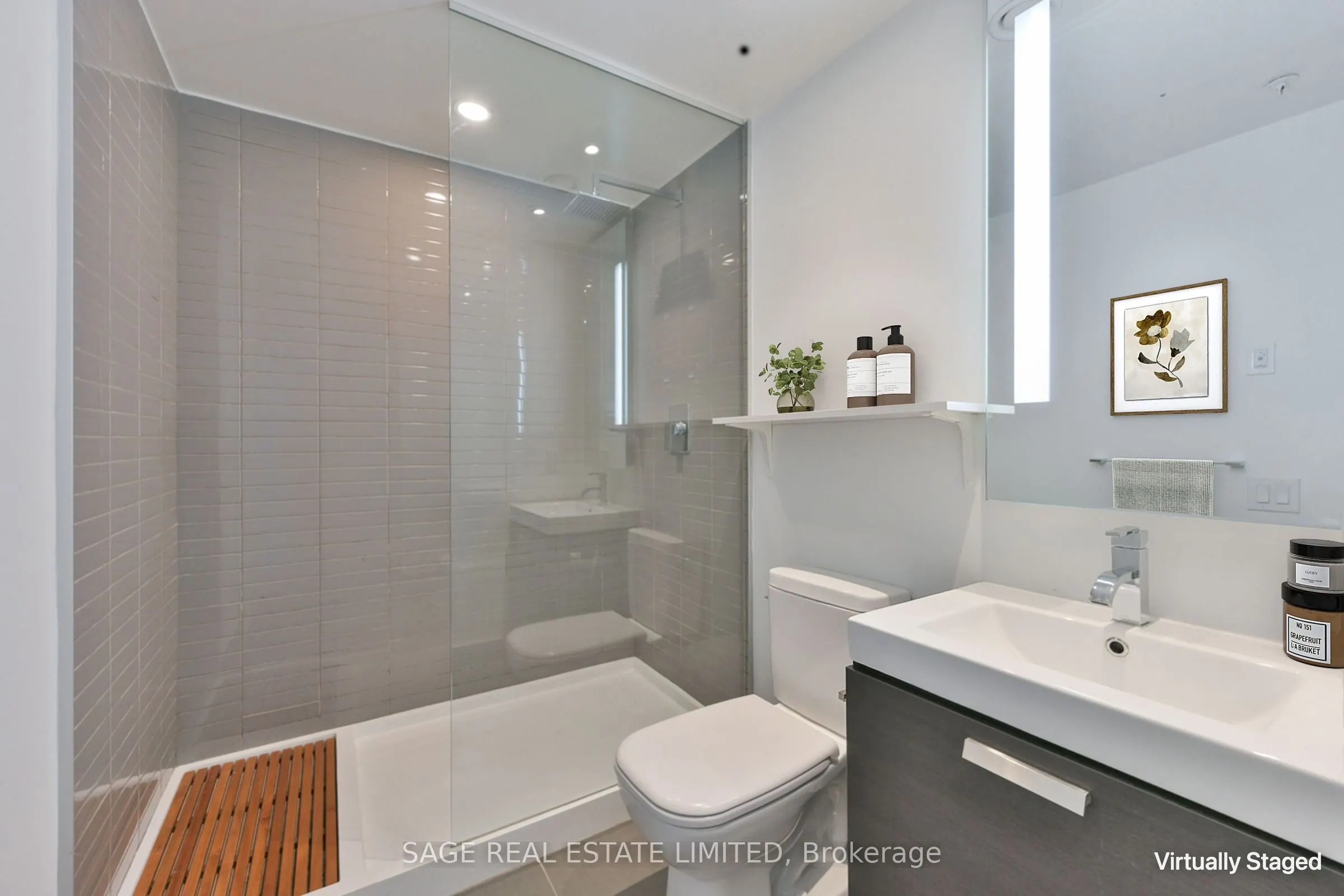 38 Stewart Street #802