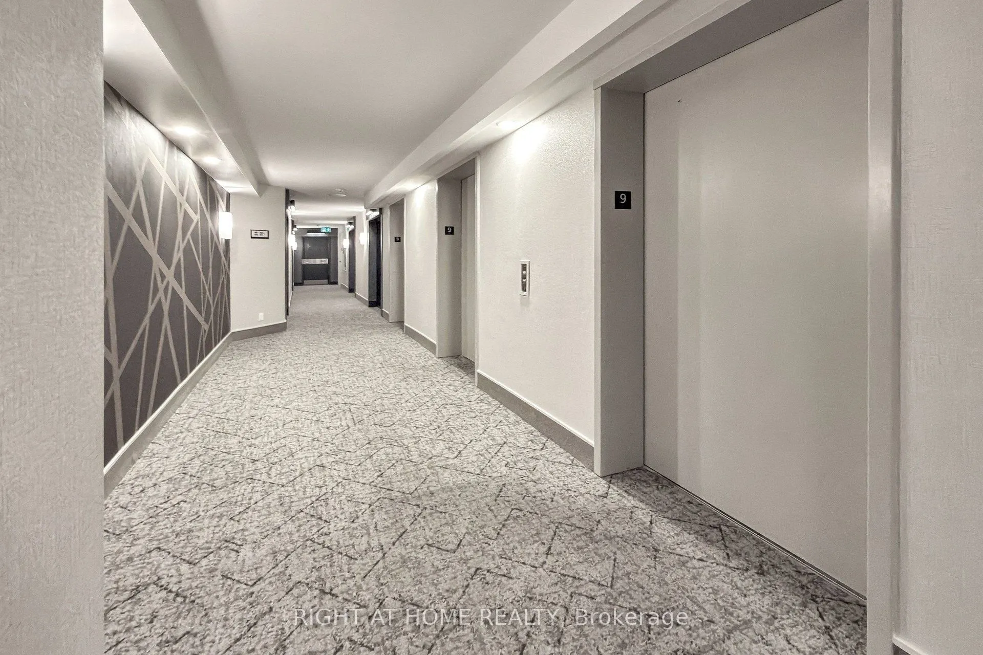 44 Gerrard Street W #909