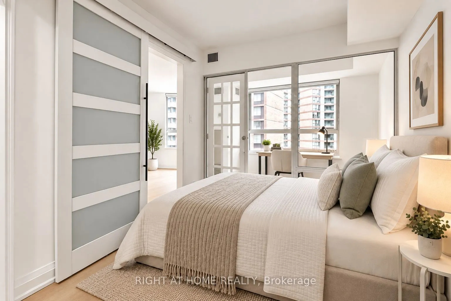 44 Gerrard Street W #909