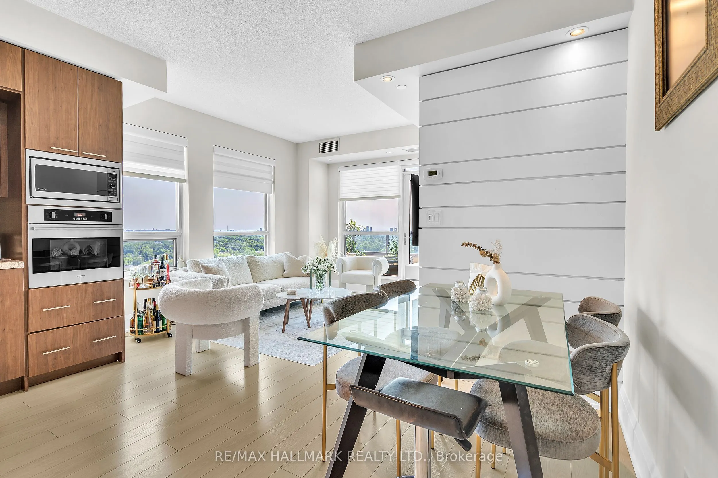 120 Harrison Garden Boulevard #1406