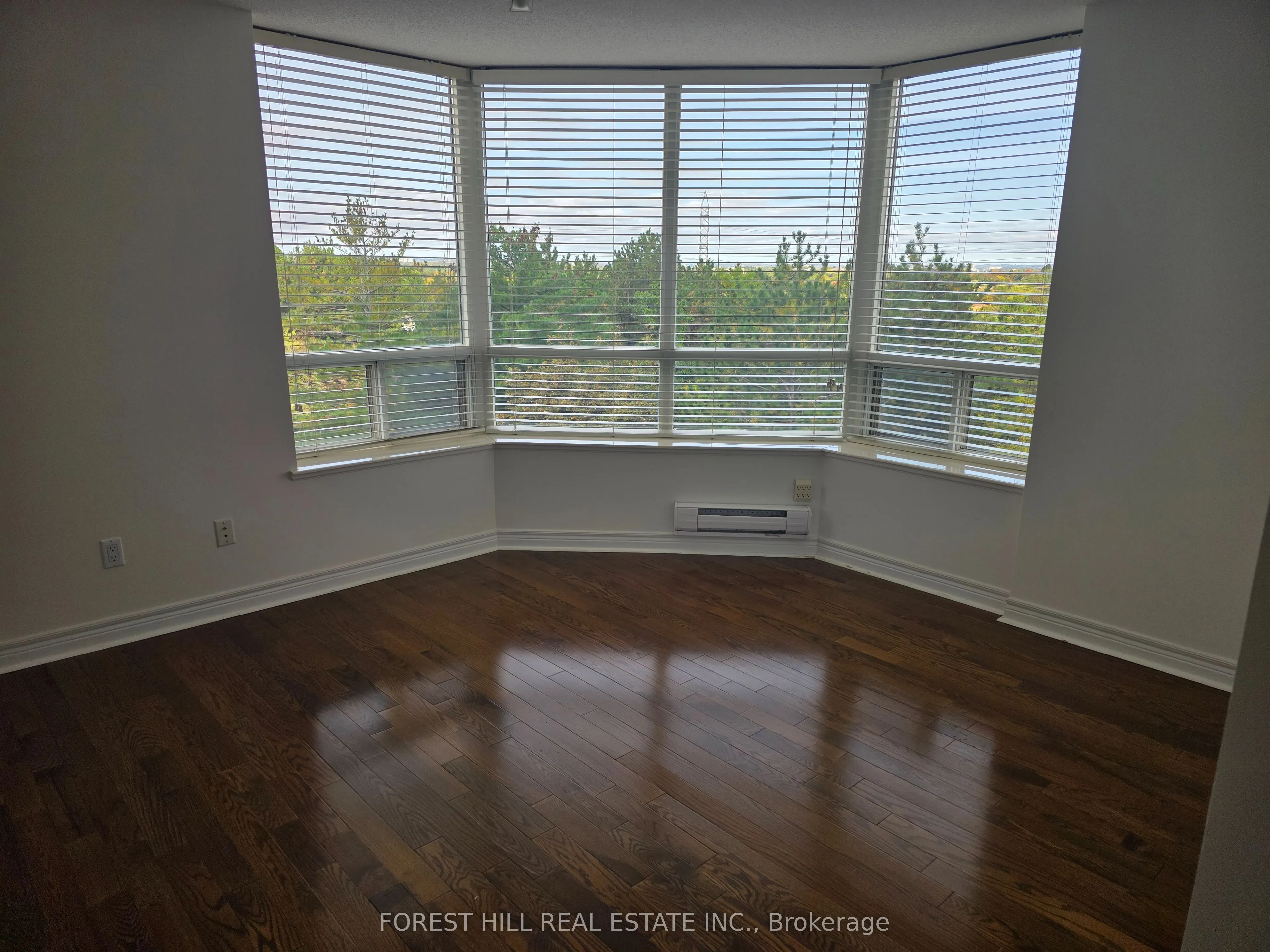 89 Skymark Drive #609