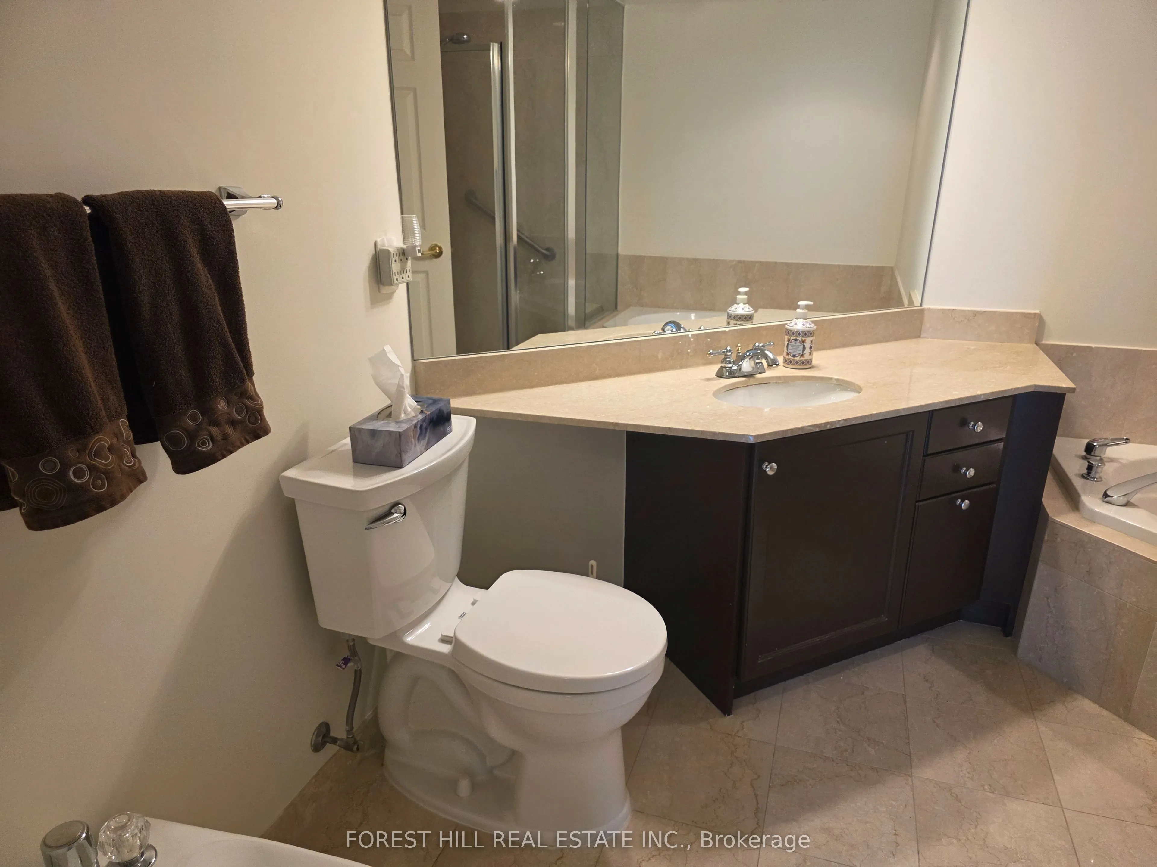 89 Skymark Drive #609