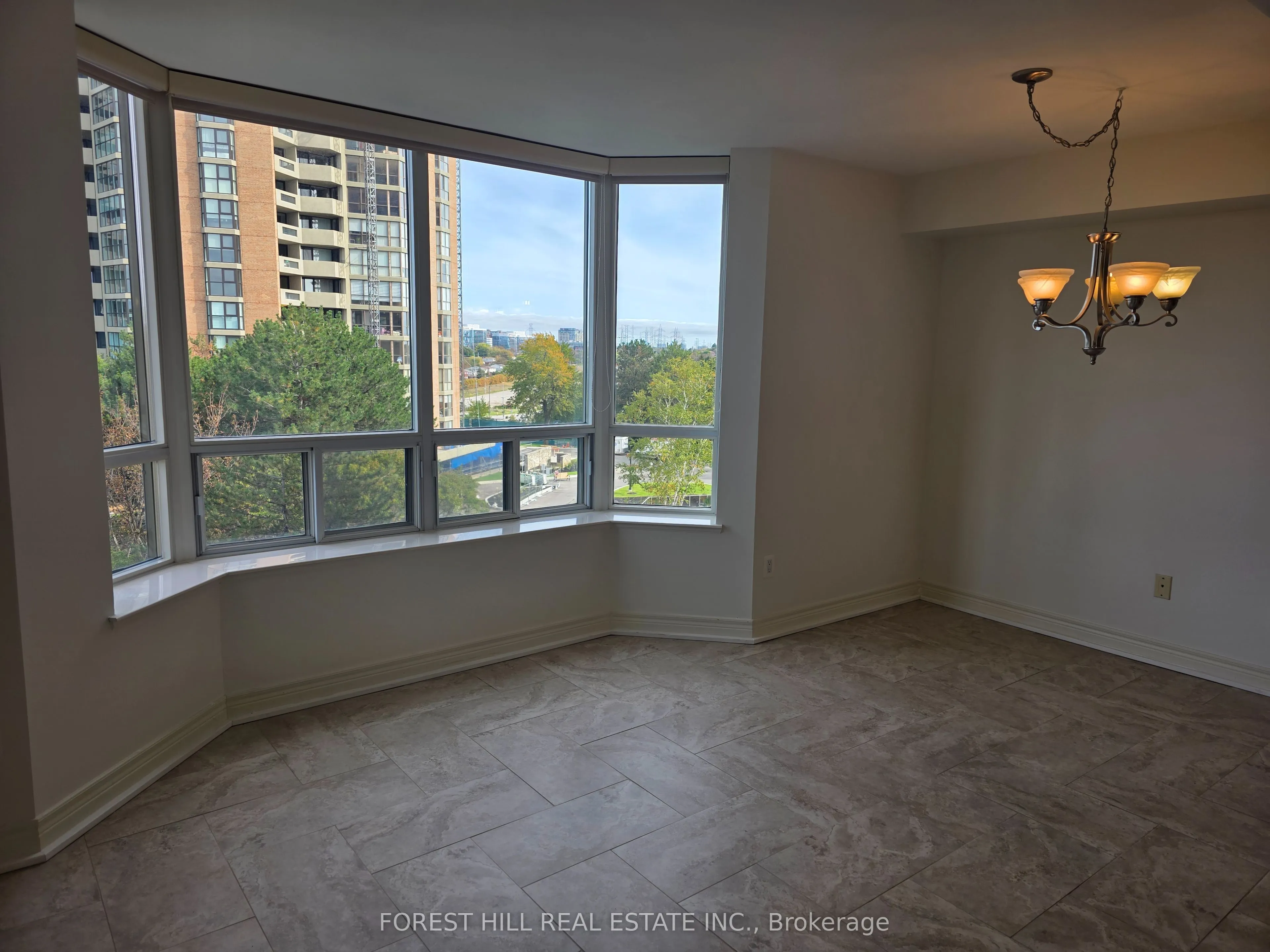 89 Skymark Drive #609