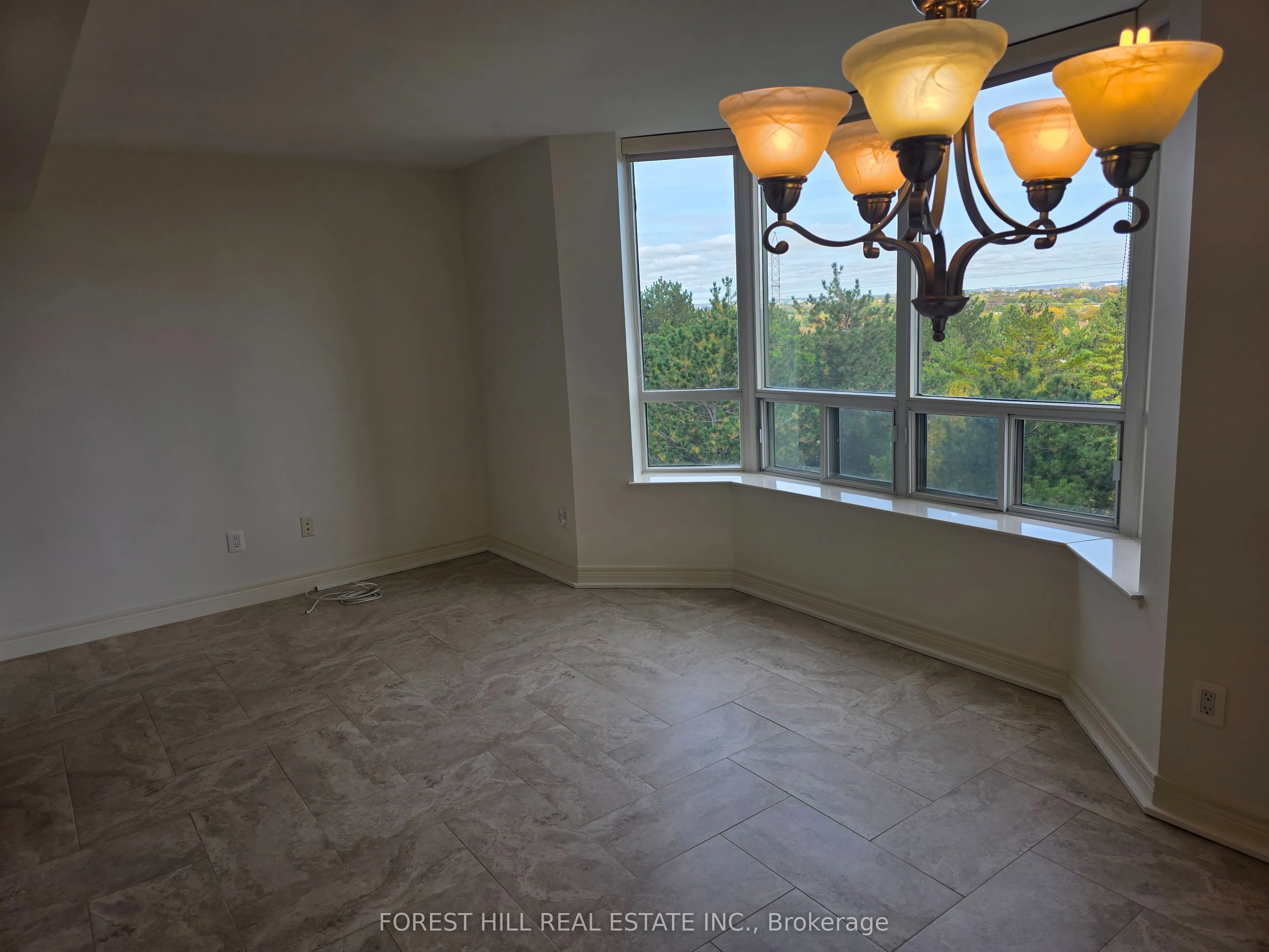 89 Skymark Drive #609