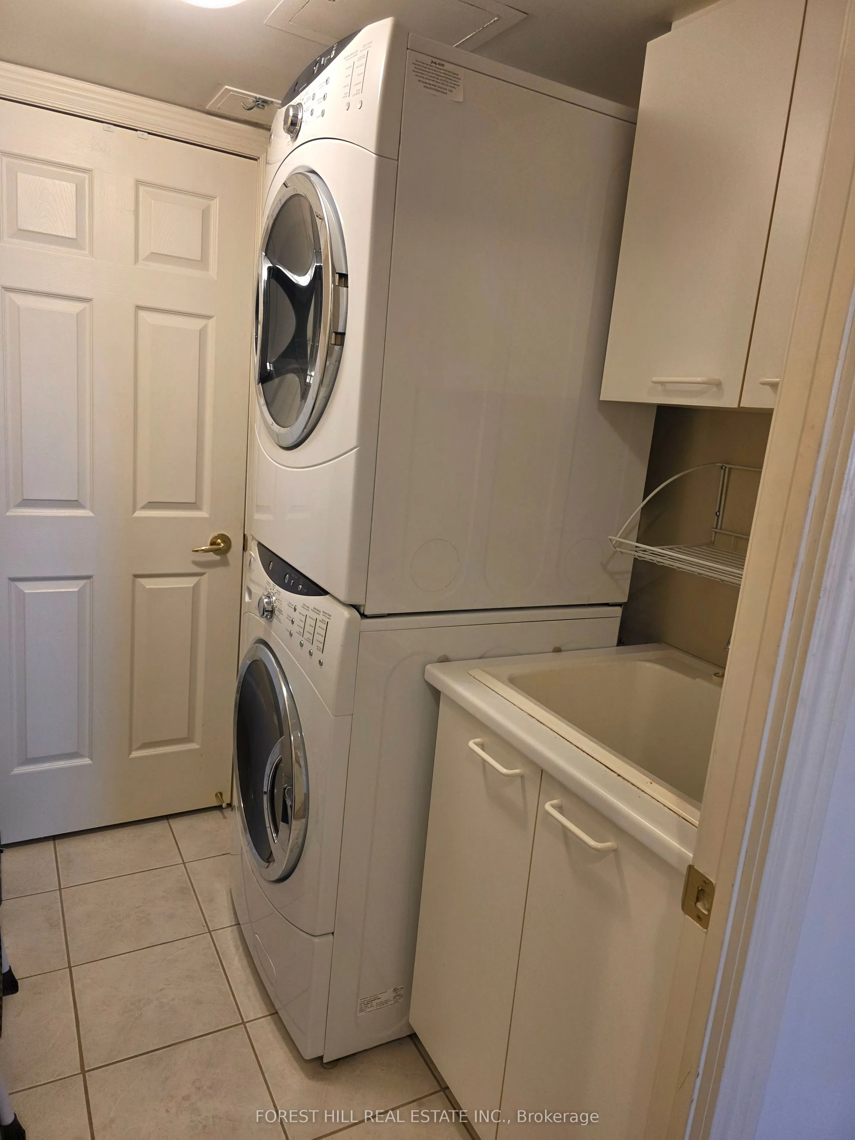 89 Skymark Drive #609
