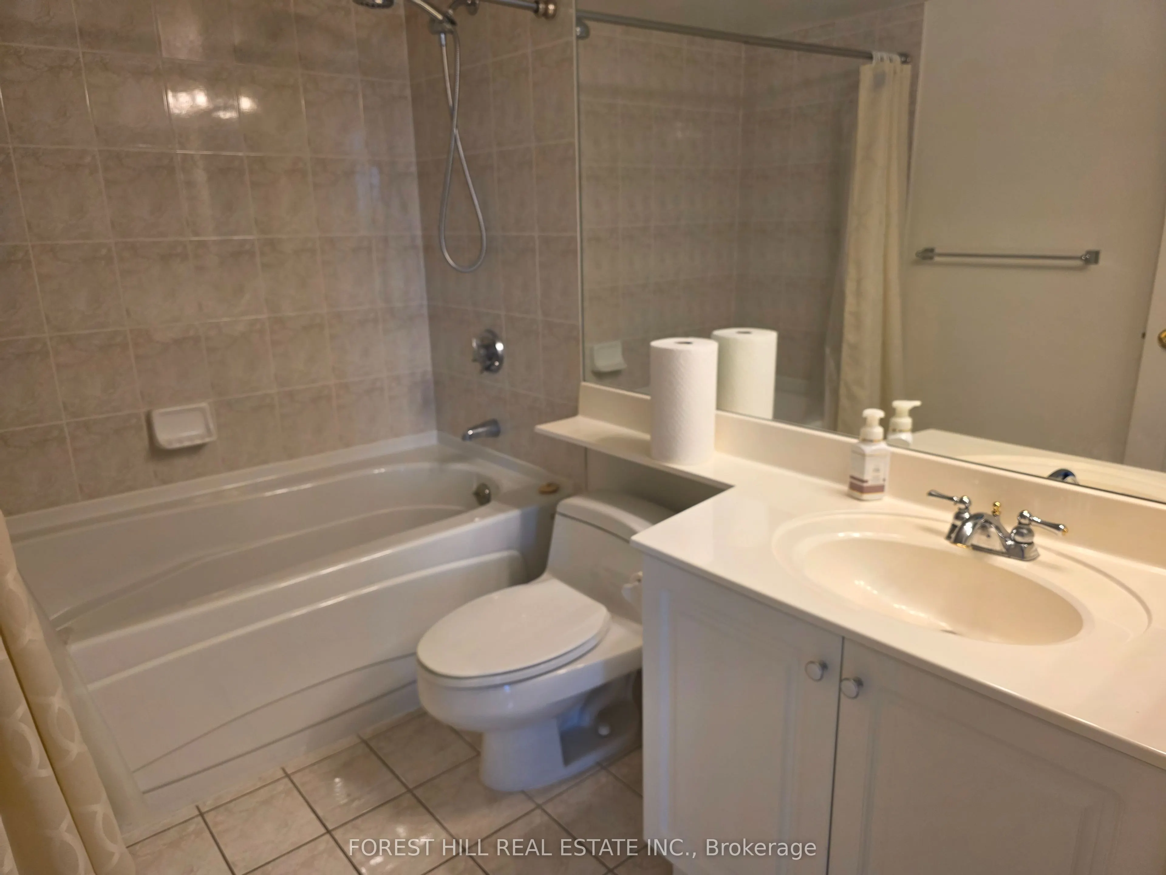 89 Skymark Drive #609