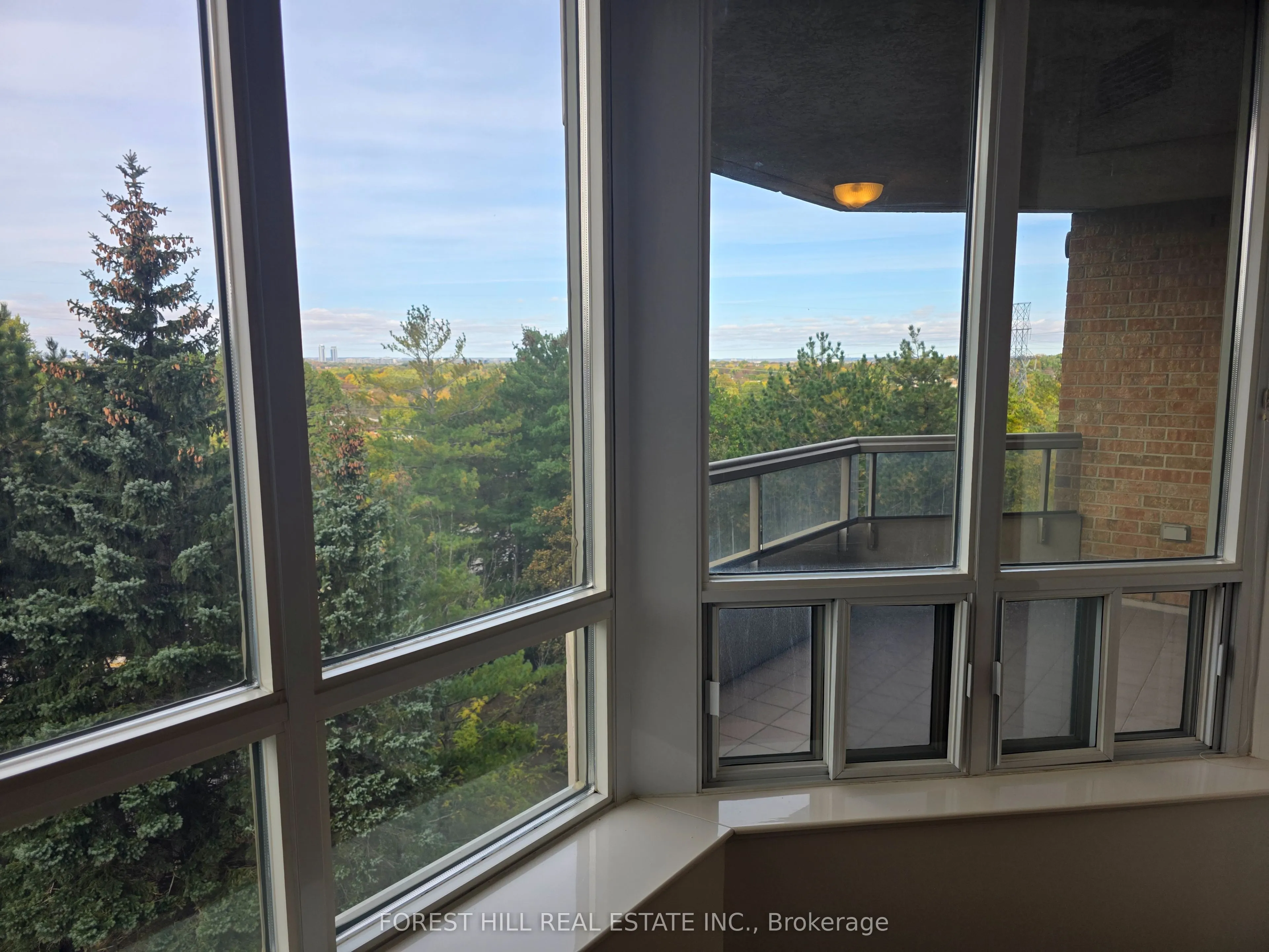 89 Skymark Drive #609
