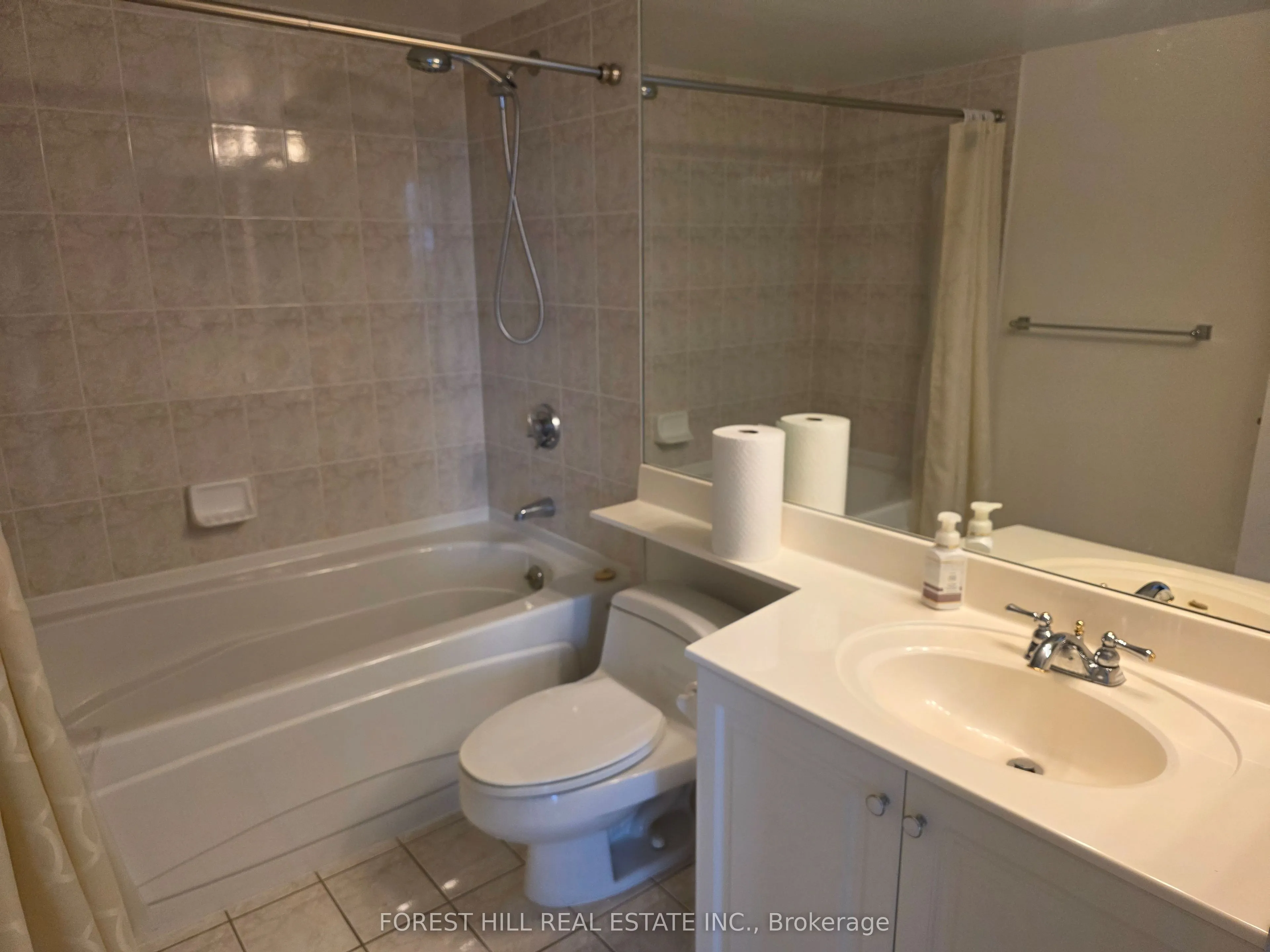 89 Skymark Drive #609
