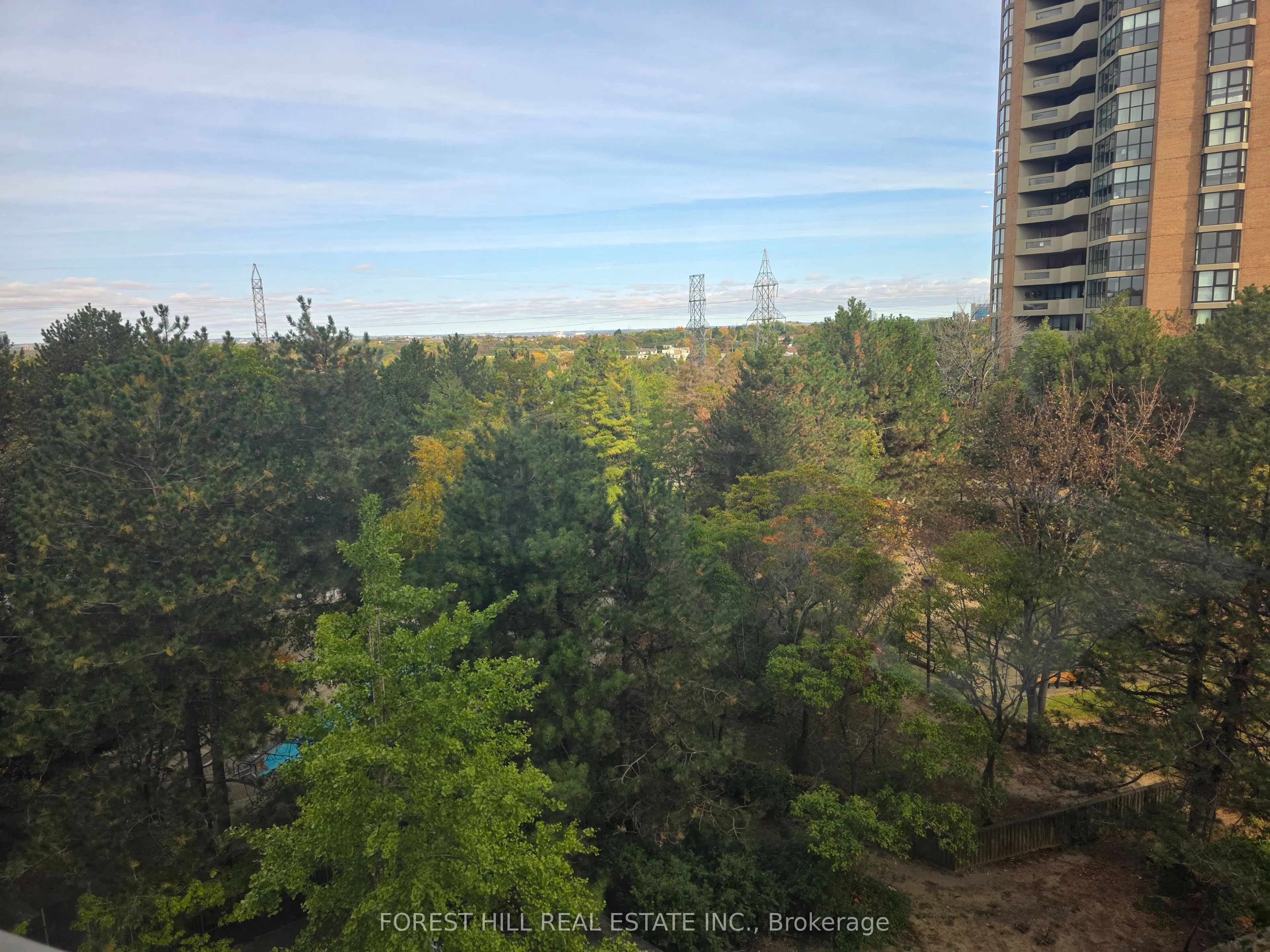 89 Skymark Drive #609