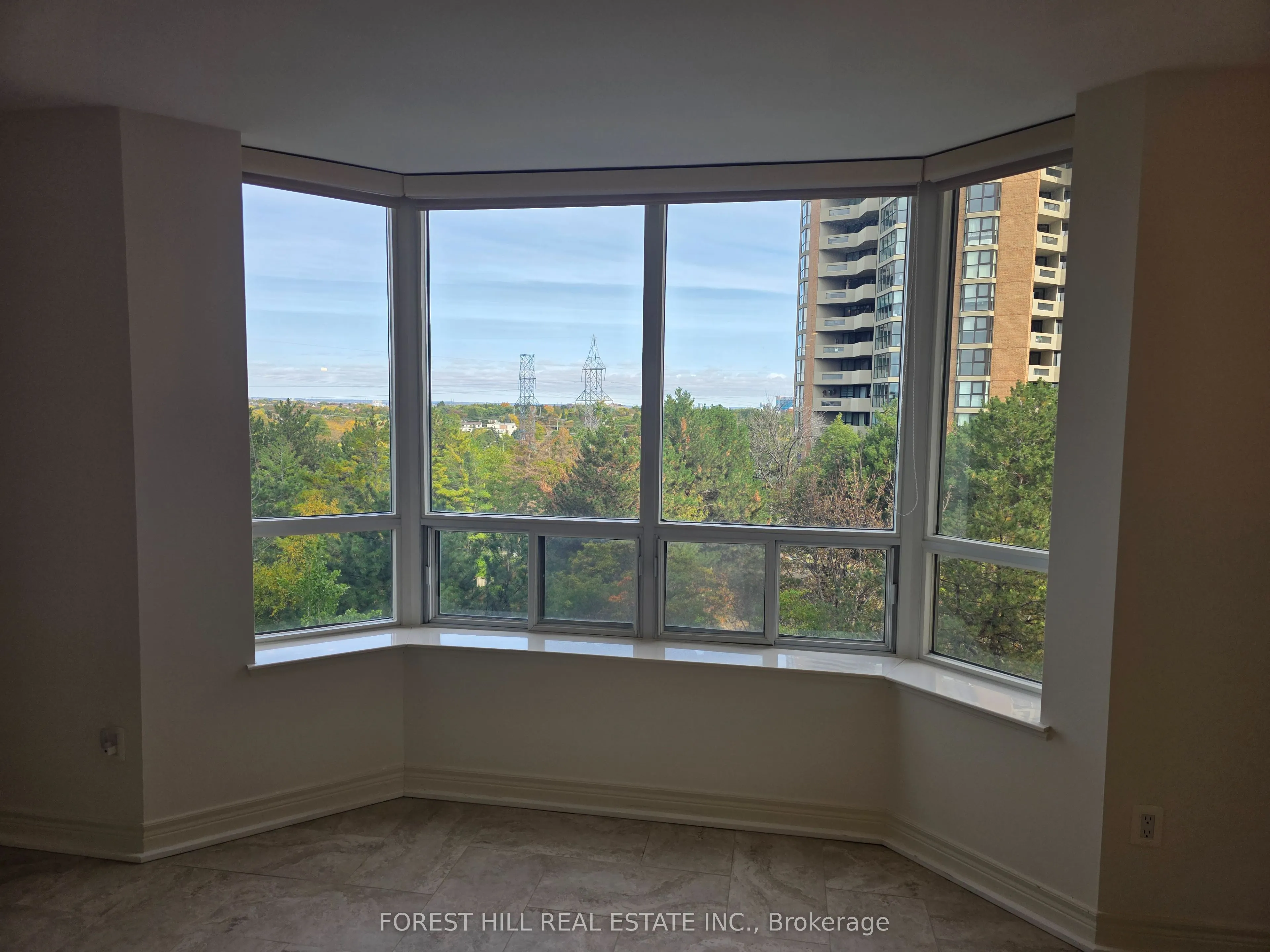 89 Skymark Drive #609