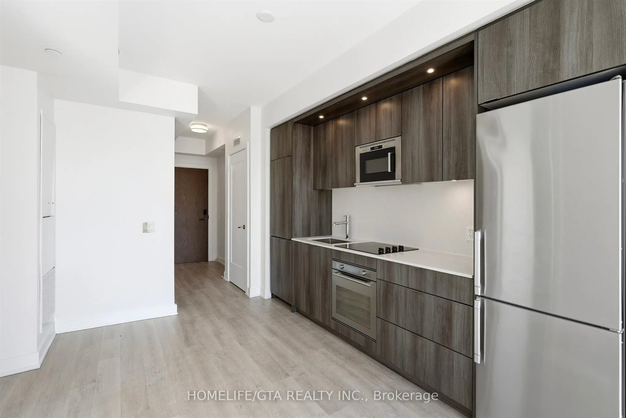 30 Inn On The Park Drive #3006