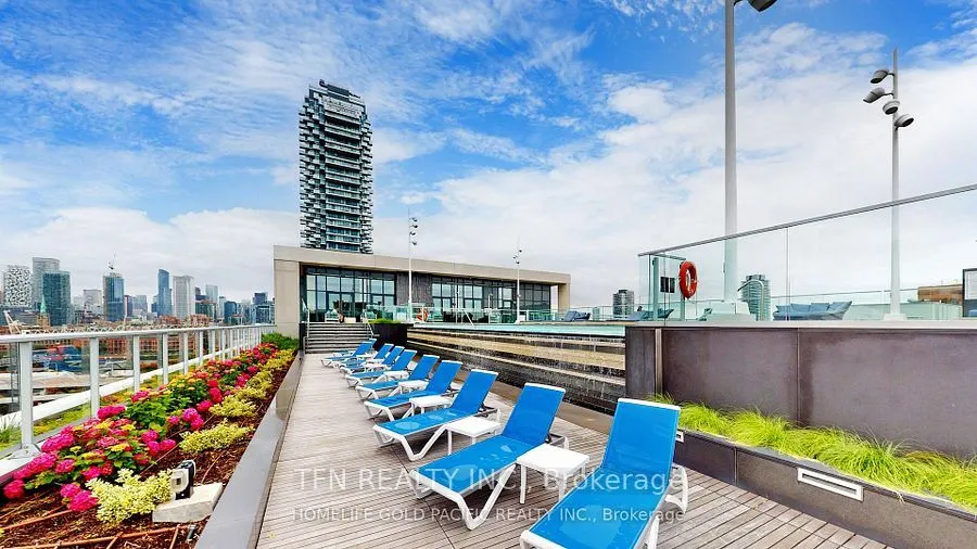 15 Merchants Wharf #712
