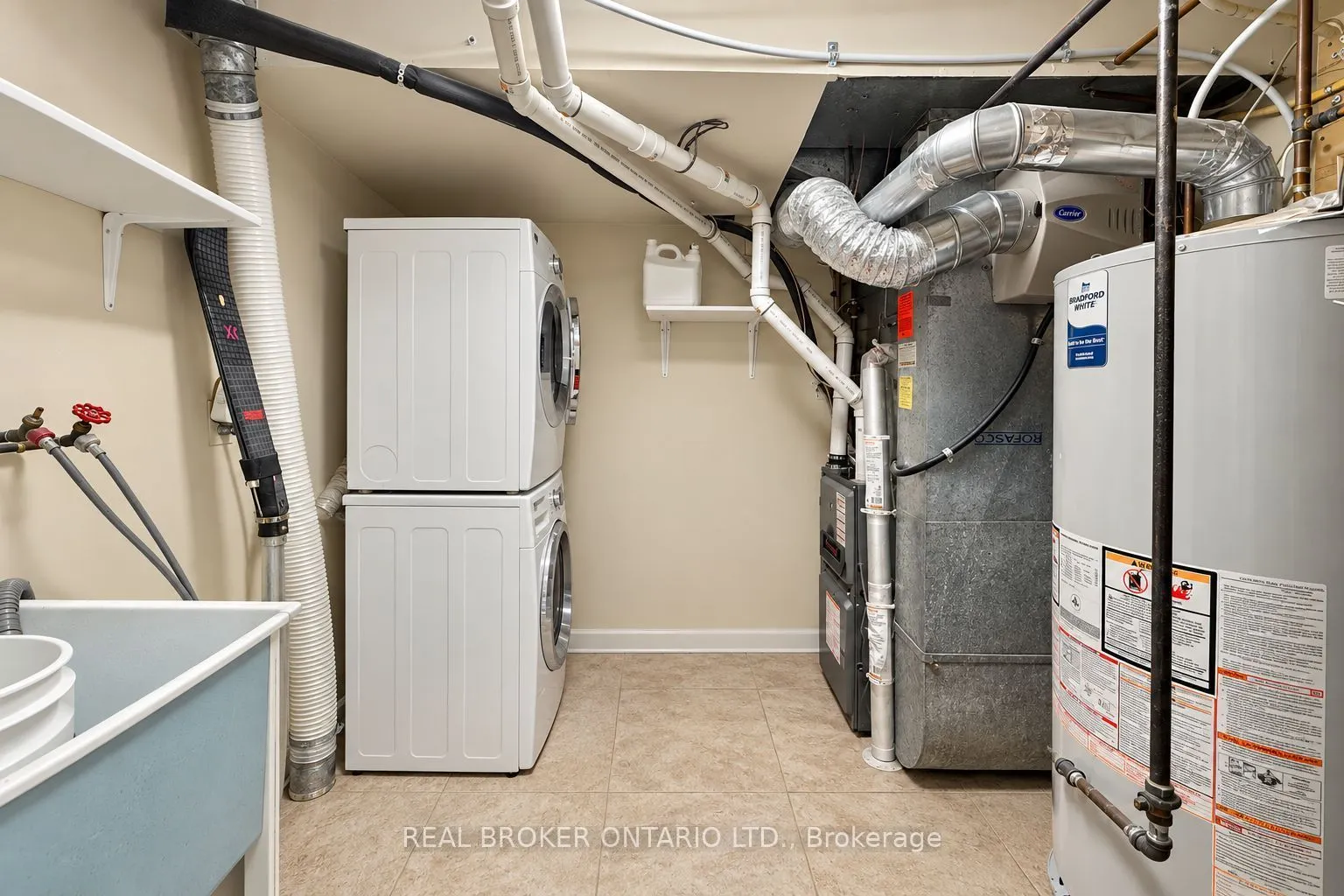 69 Upper Canada Drive #3